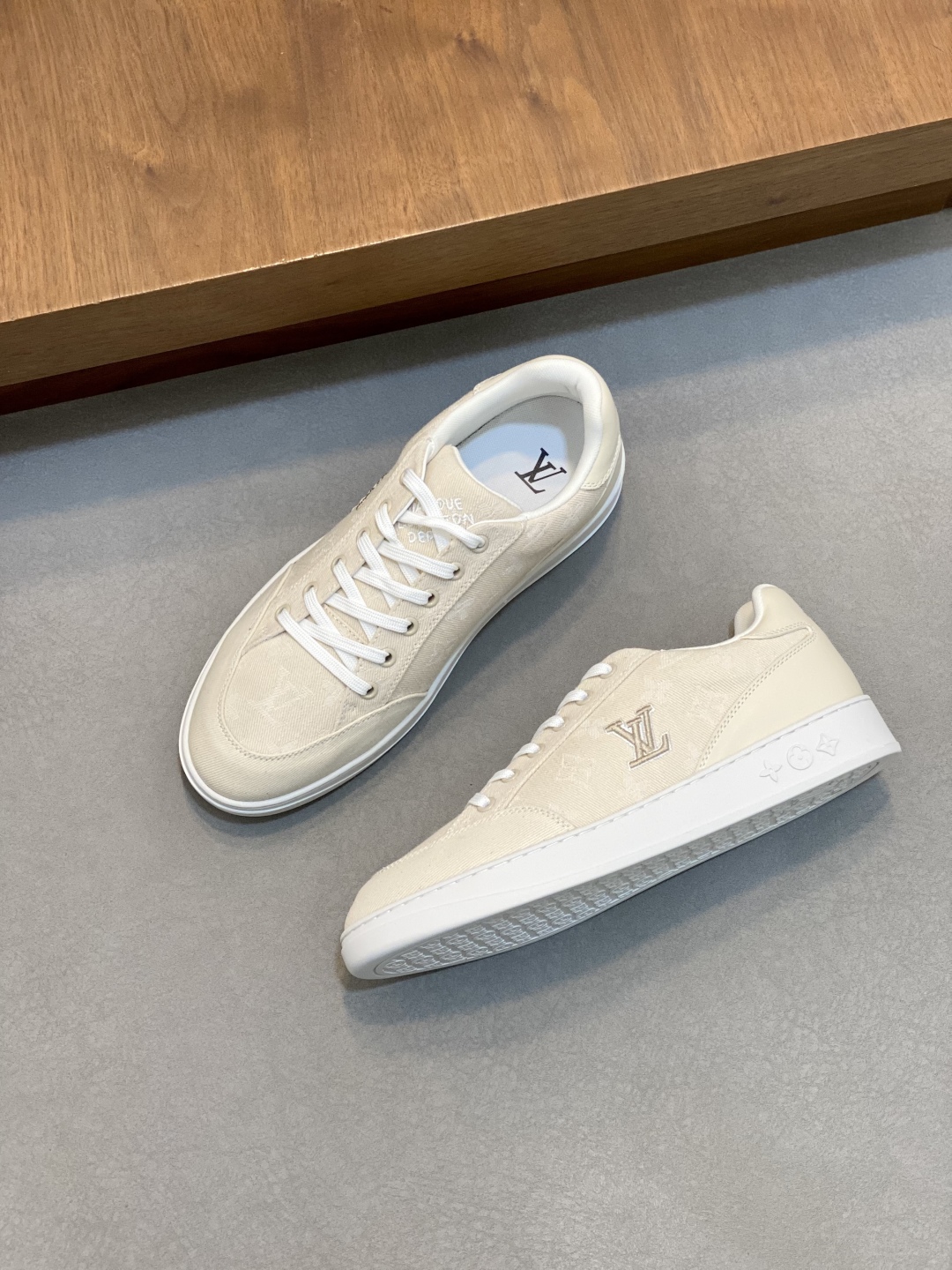 루이비통 Louis Vuitton 스니커즈