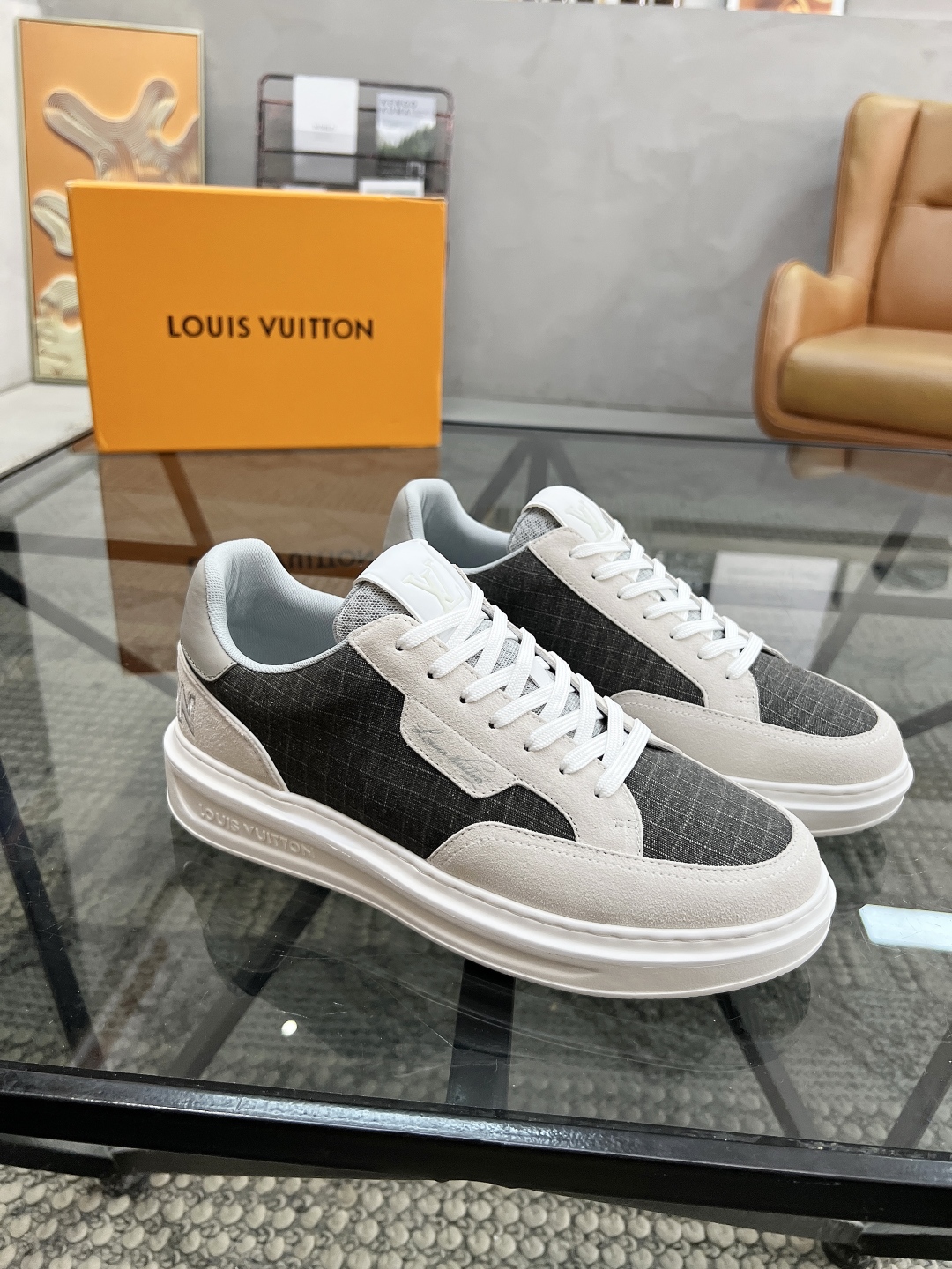 루이비통 Louis Vuitton 스니커즈