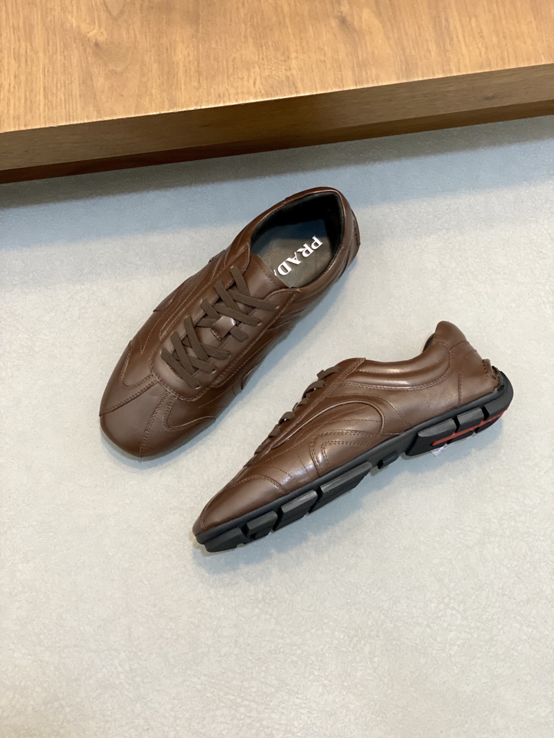 프라다 Prada 스니커즈