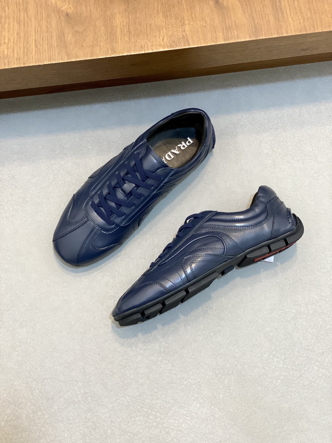 프라다 Prada 스니커즈