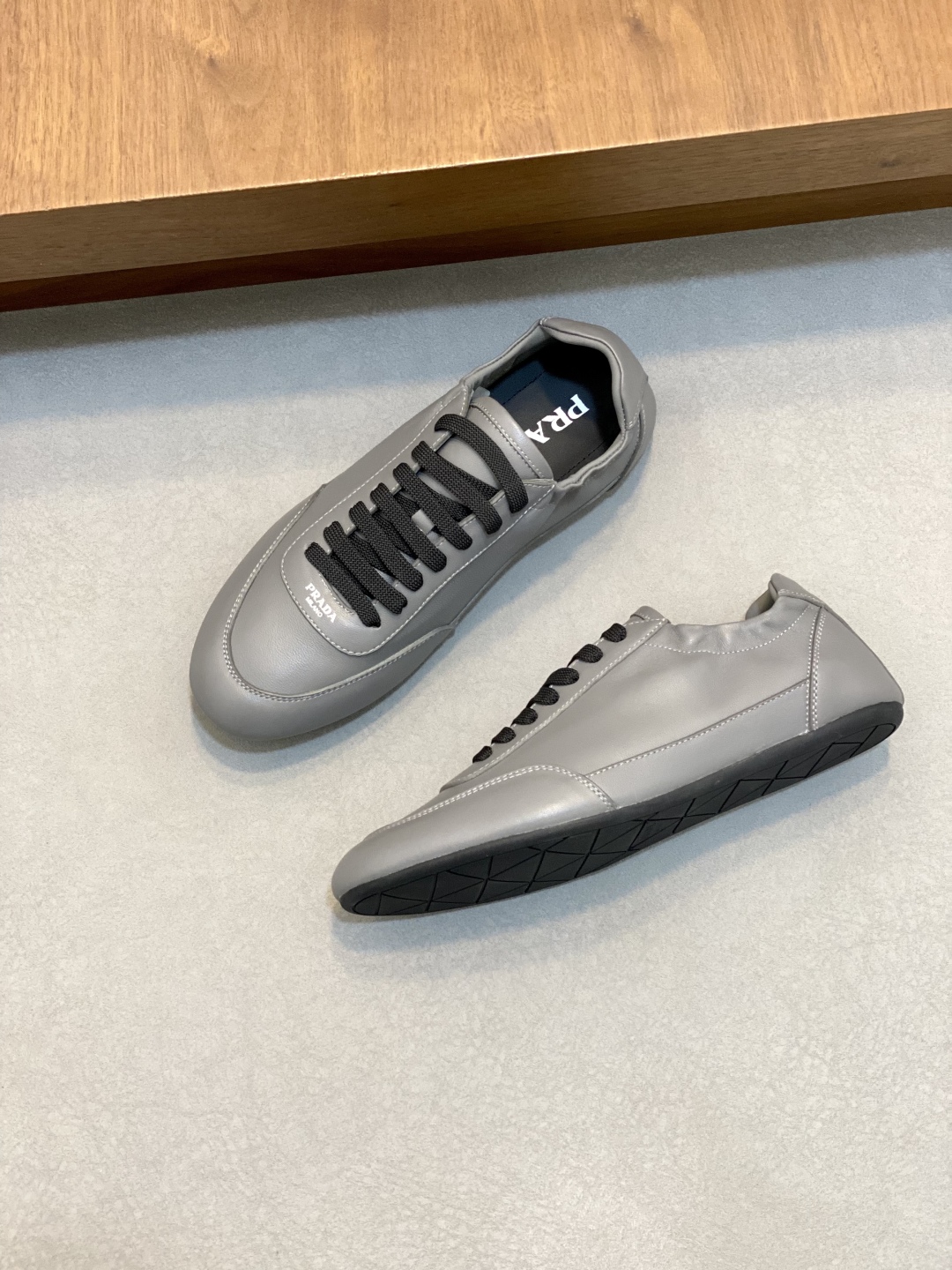 프라다 Prada 스니커즈