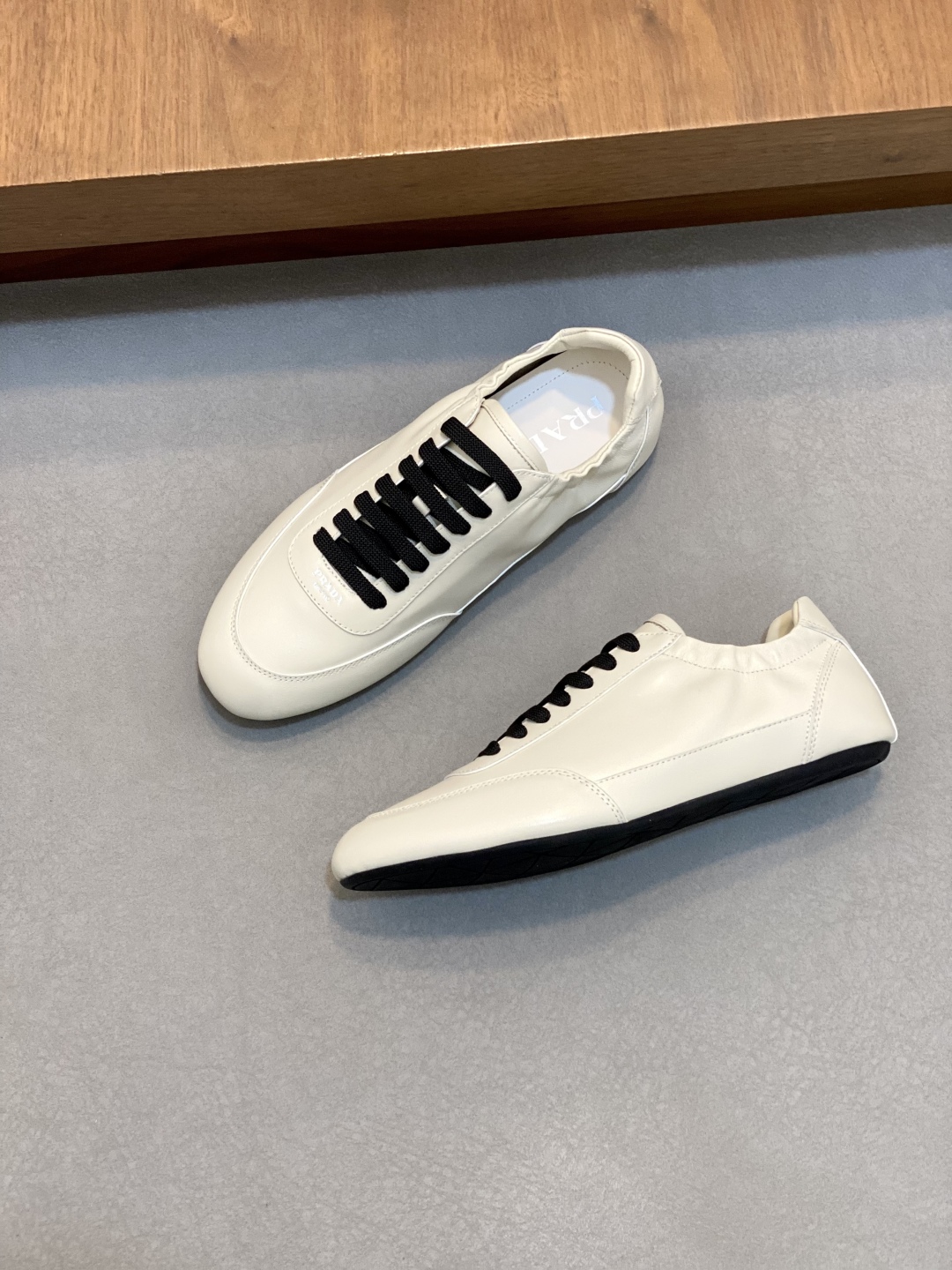 프라다 Prada 스니커즈