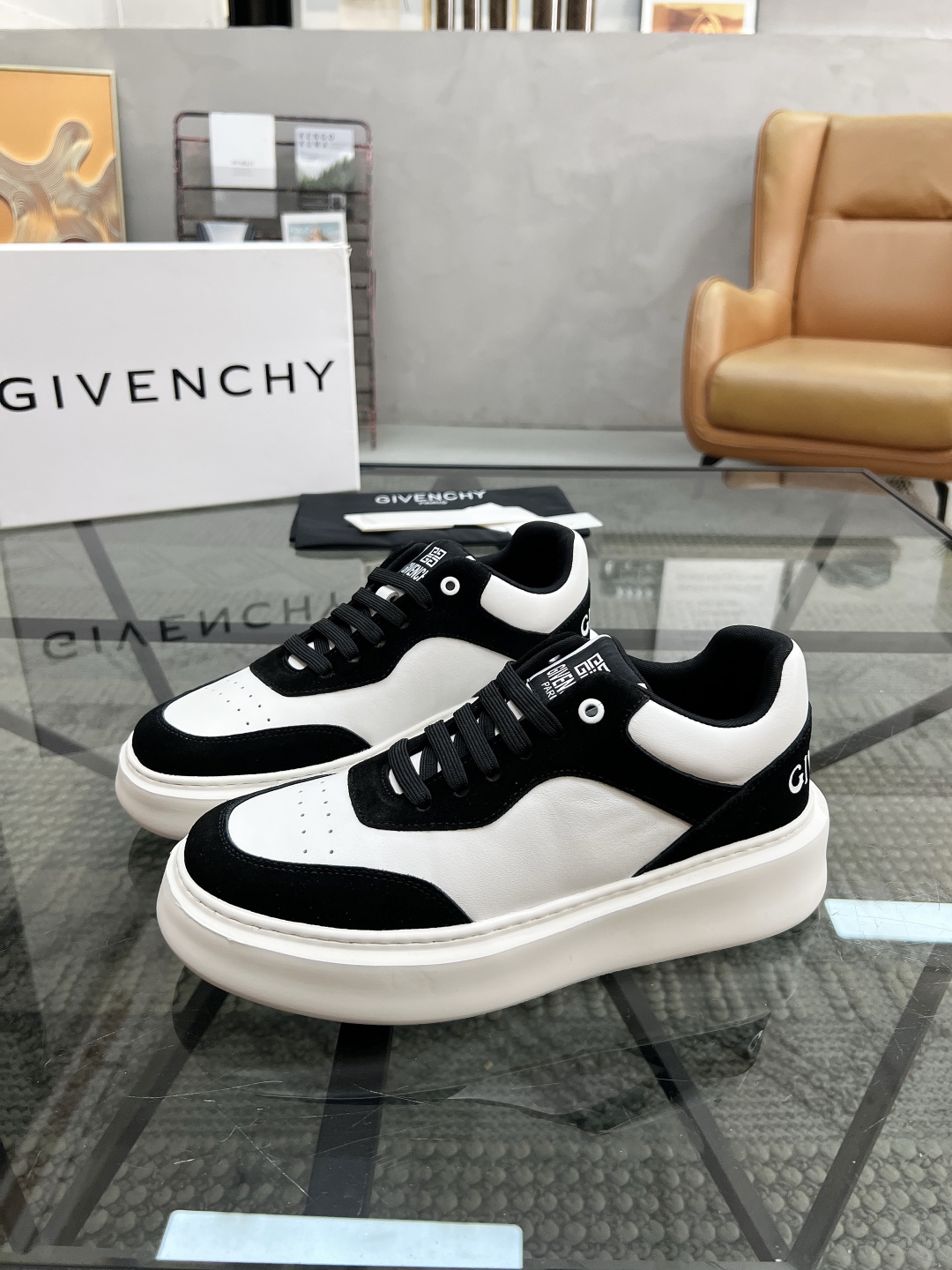 지방시 Givenchy 스니커즈