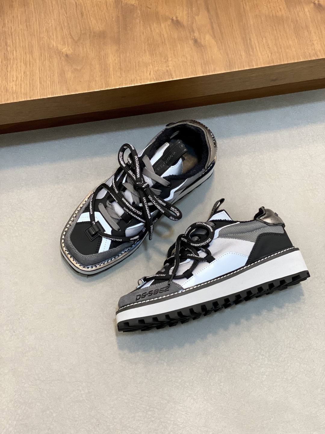 돌체앤가바나 Dolce&Gabbana 스니커즈