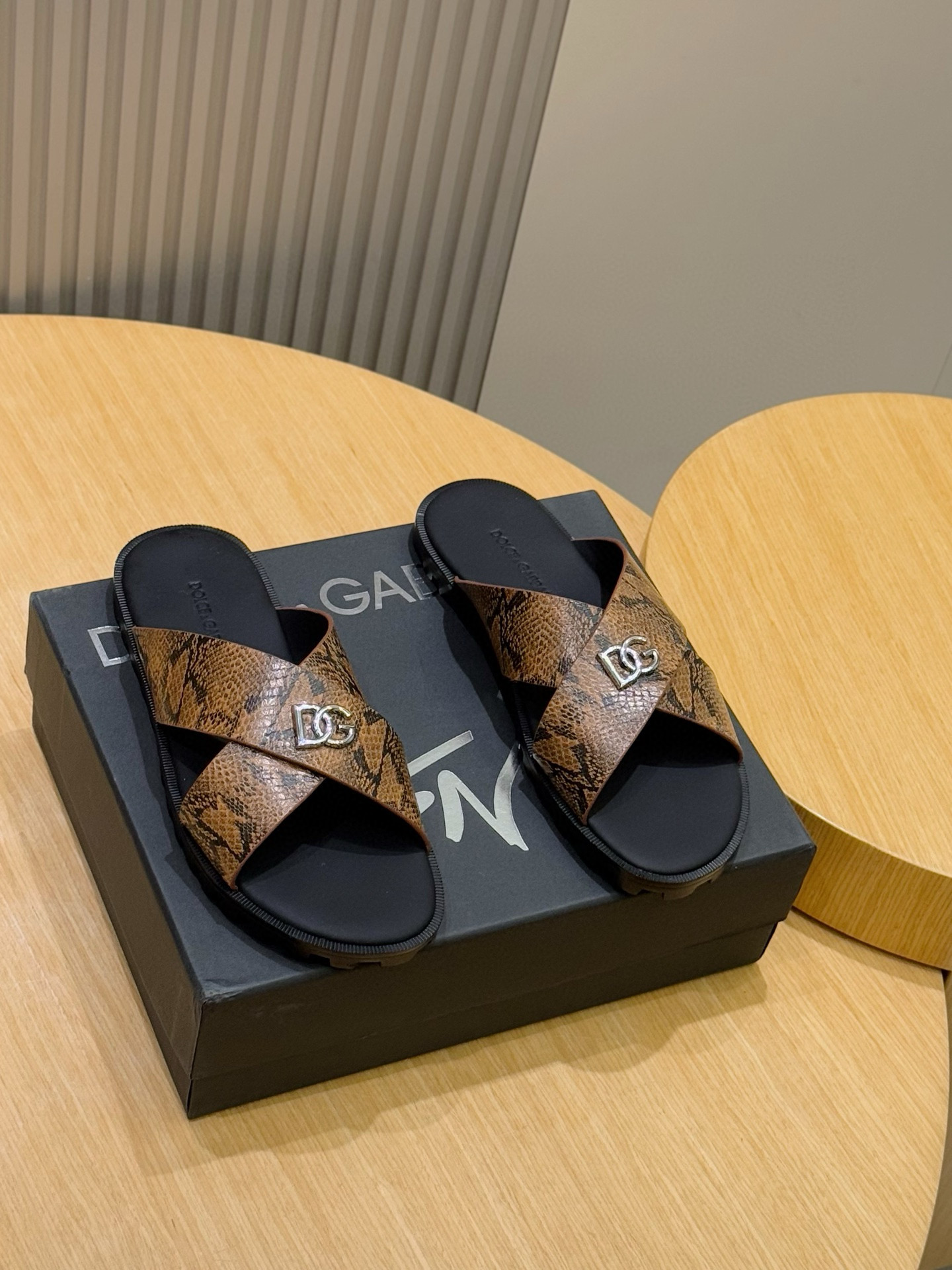 돌체앤가바나 Dolce&Gabbana 슬리퍼