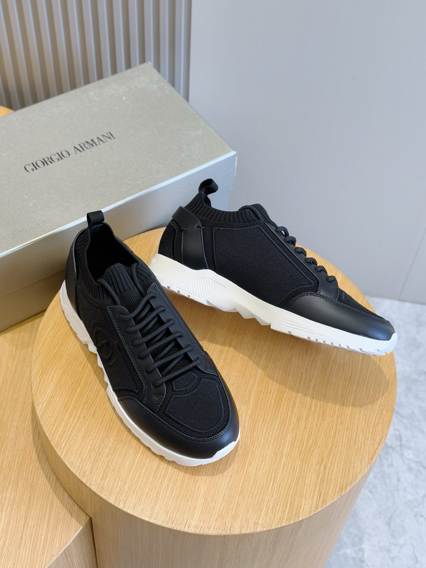 엠포리오 아르마니 Emporio Armani 스니커즈