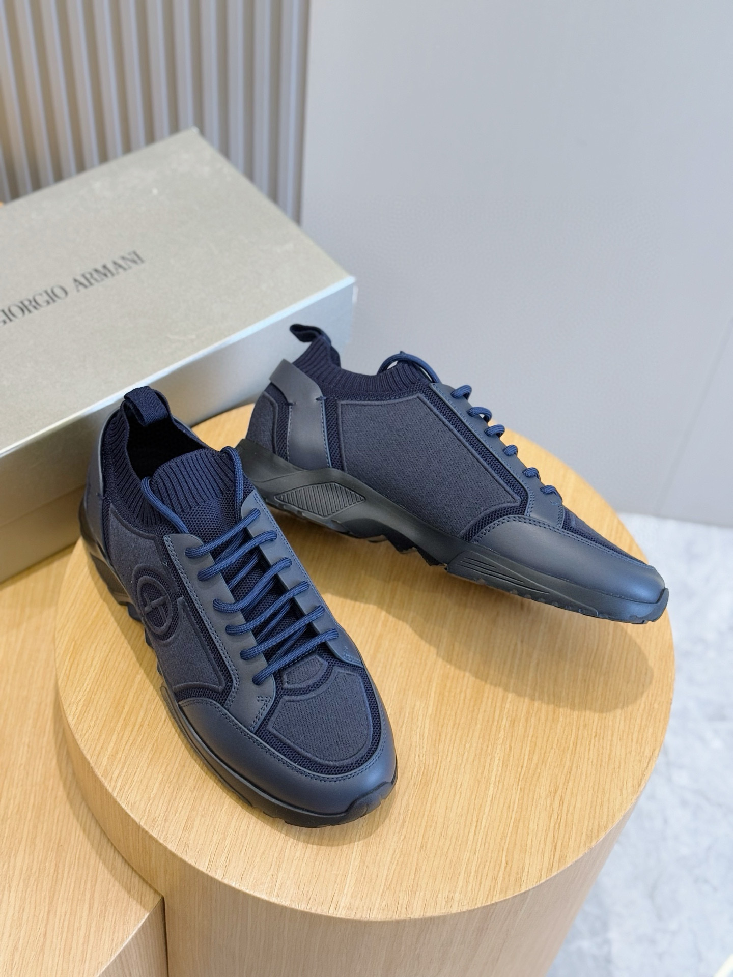 엠포리오 아르마니 Emporio Armani 스니커즈