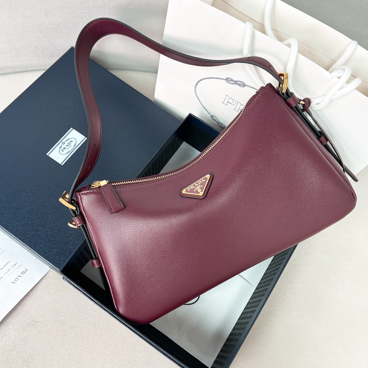 프라다 Prada 1BC229 에메 미디엄 가죽 숄더백 31CM