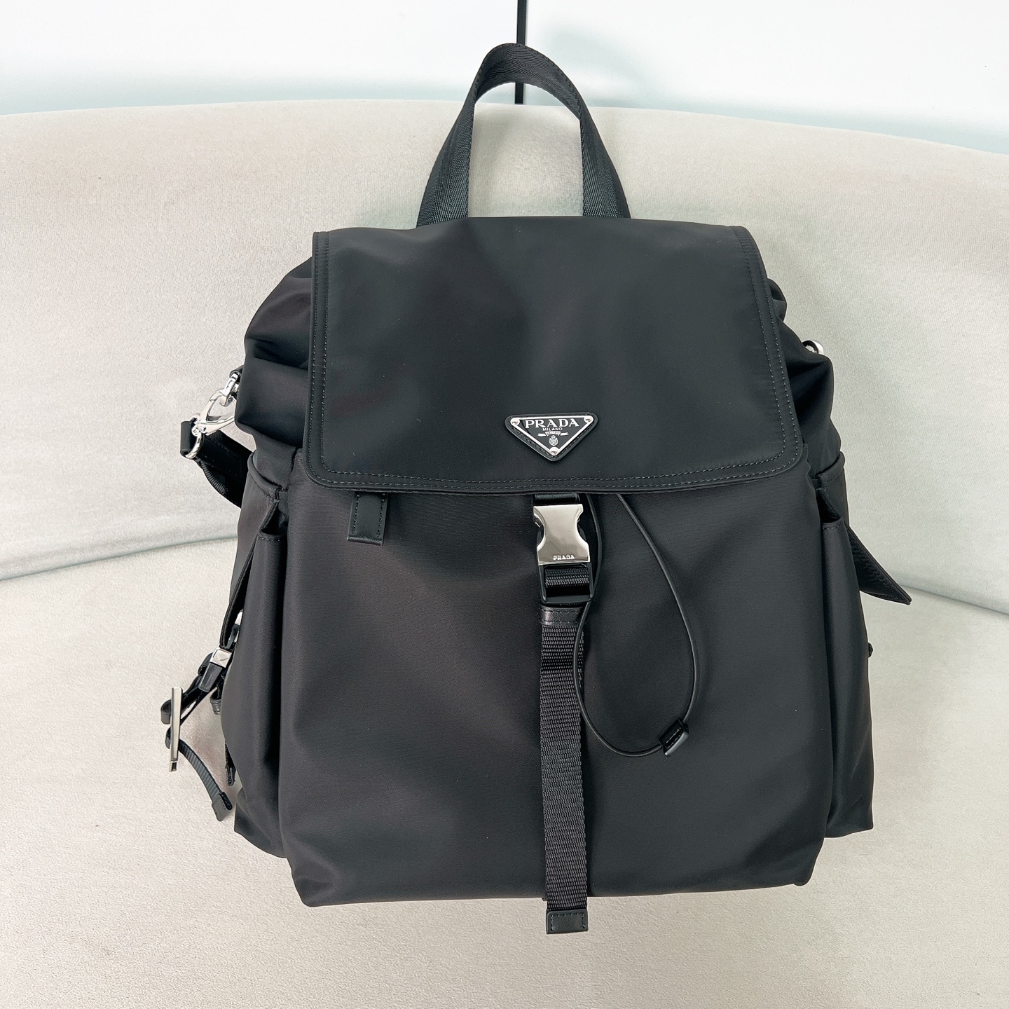 프라다 Prada 2VZ118 익스플로어 리나일론 및 가죽 백팩