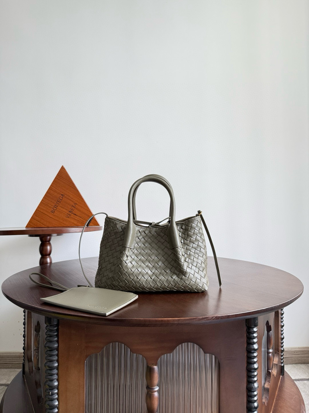 보테가 베네타 Bottega Veneta 819004 Small Pinacoteca 24CM