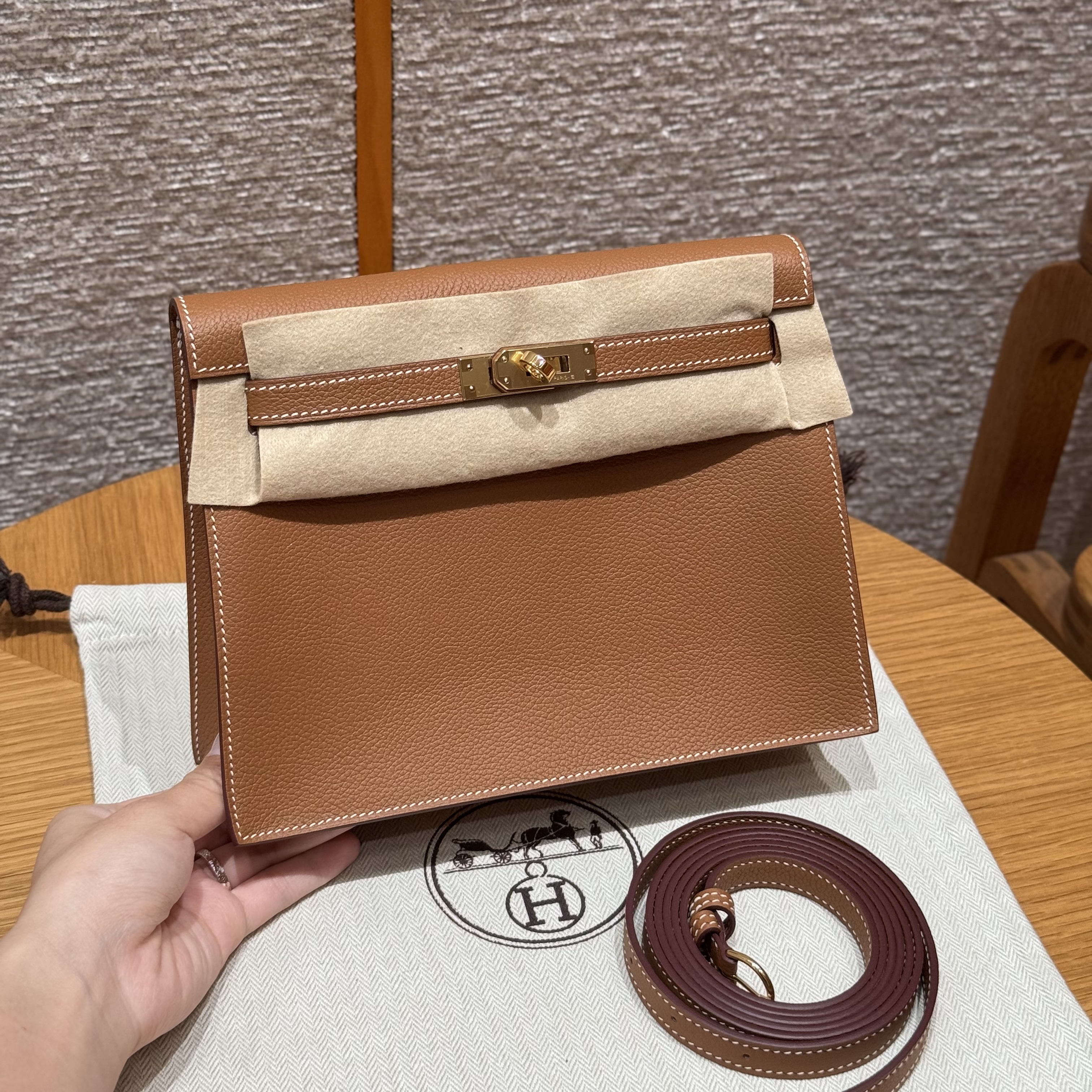 에르메스 Hermes Kelly danse 22cm Evercolor 37 Gold and G0 Orange Field/gold
