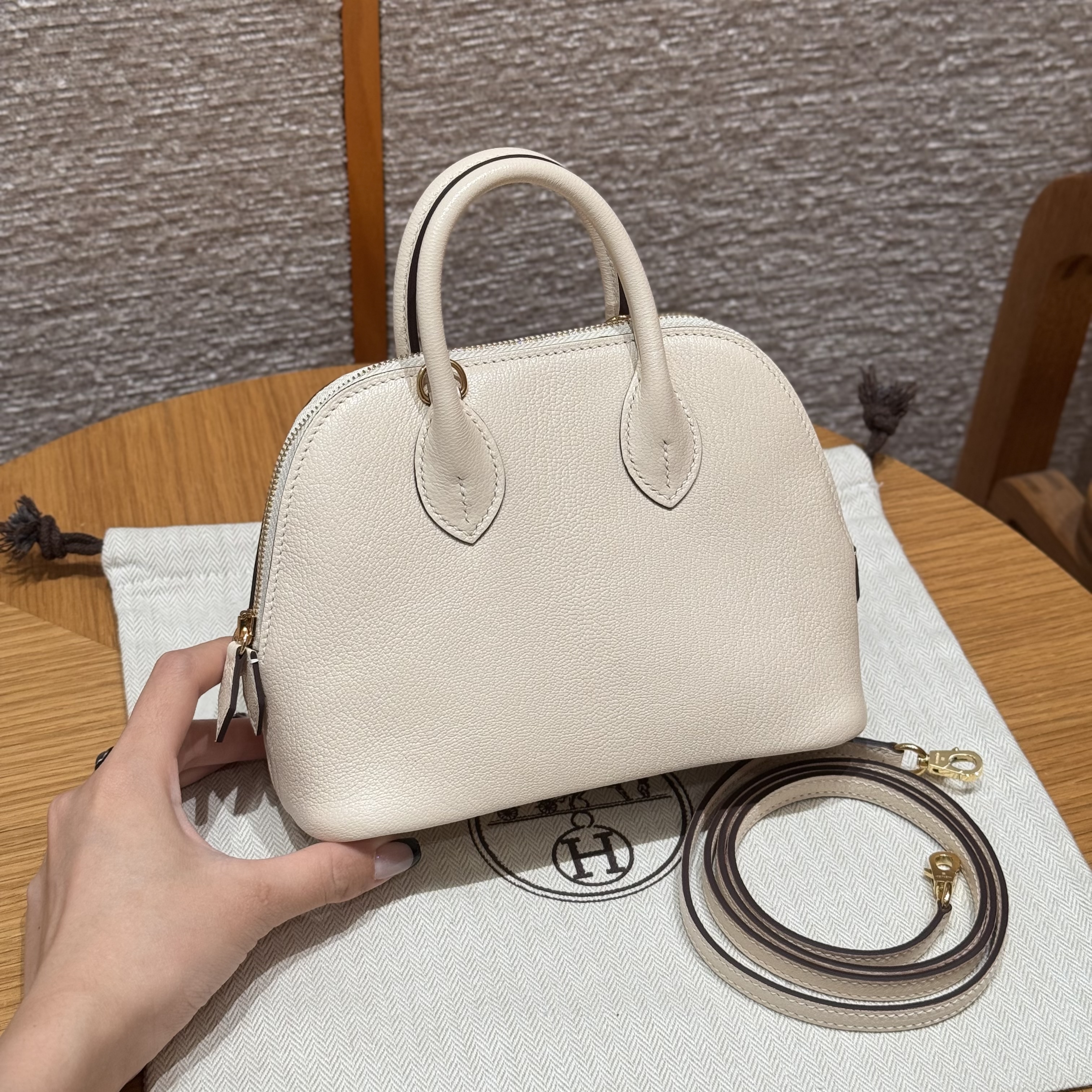 에르메스 Hermes Mini Bolide 18cm chèvre i2 Nata/gold
