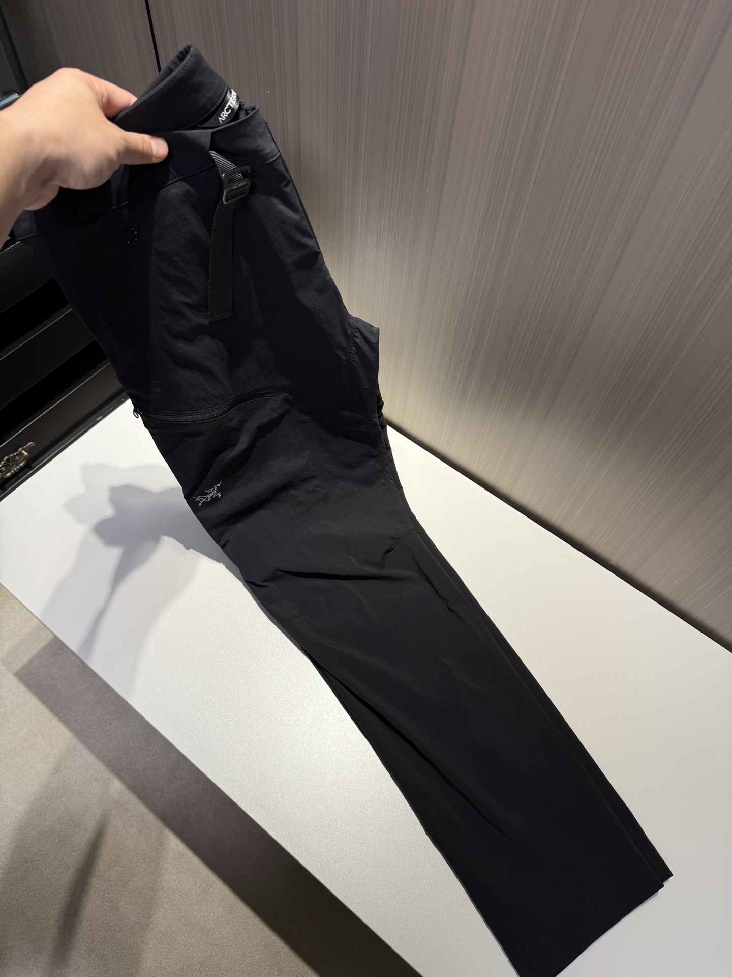 아크테릭스 ARC'TERYX 바지