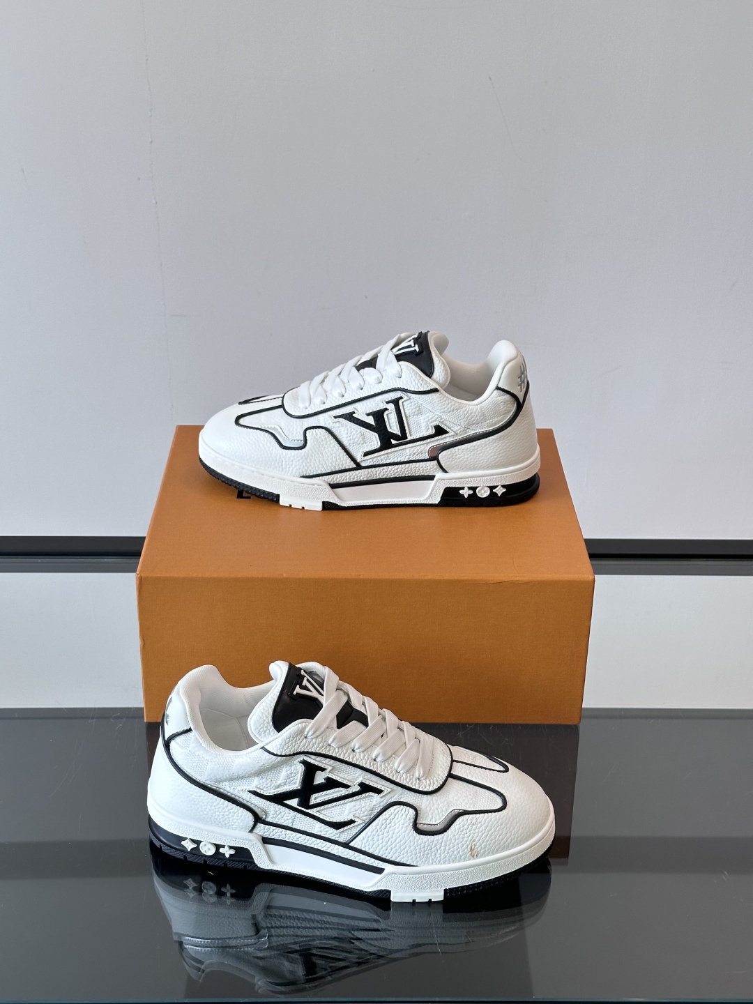 루이비통 LV TRAINER 스니커즈