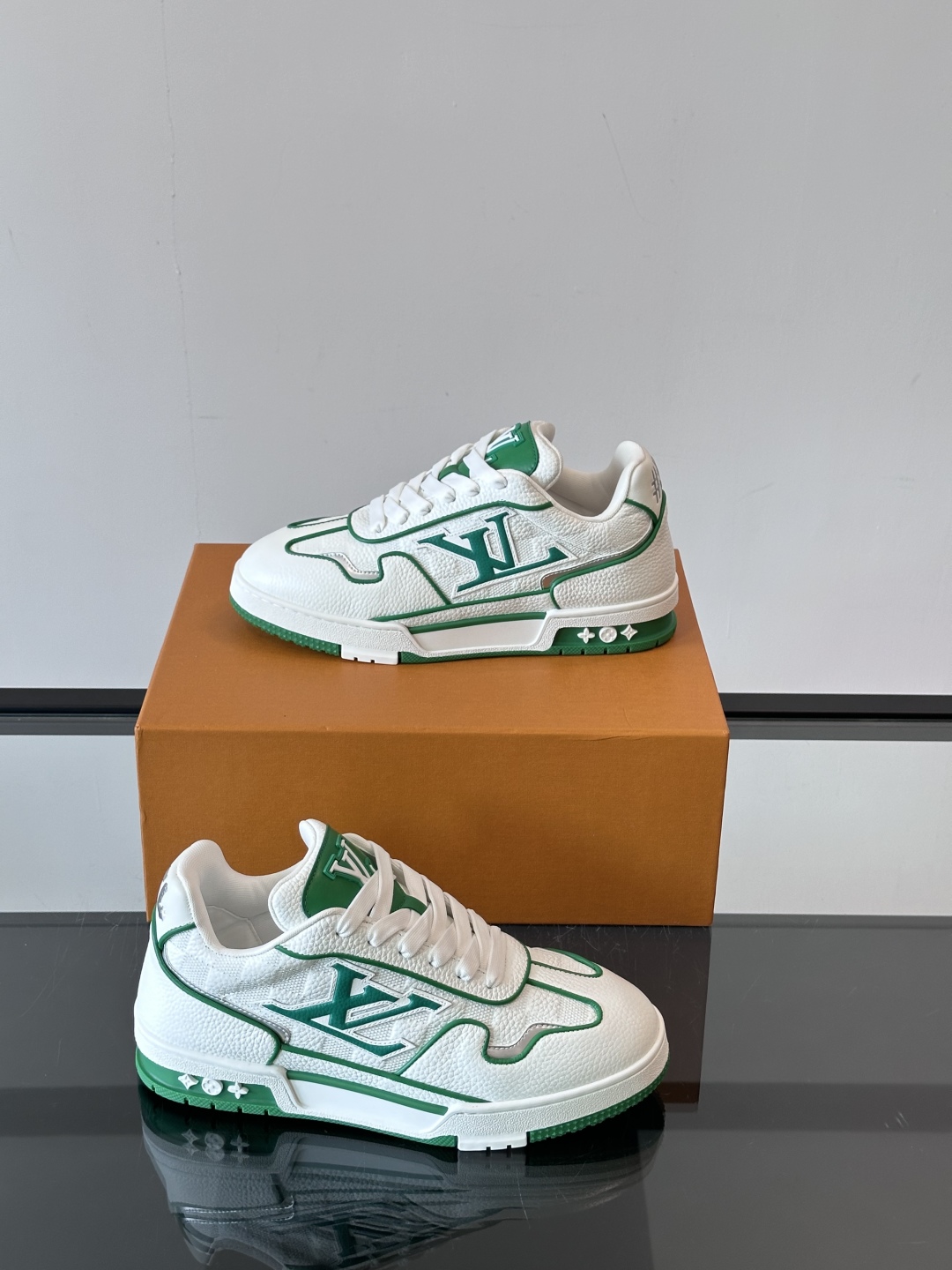 루이비통 LV TRAINER 스니커즈