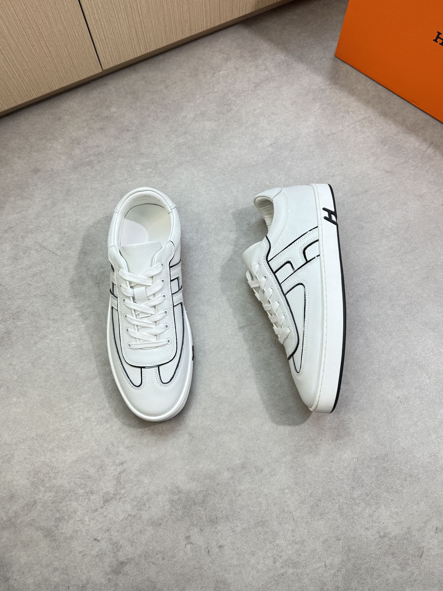 에르메스 Hermes 스니커즈