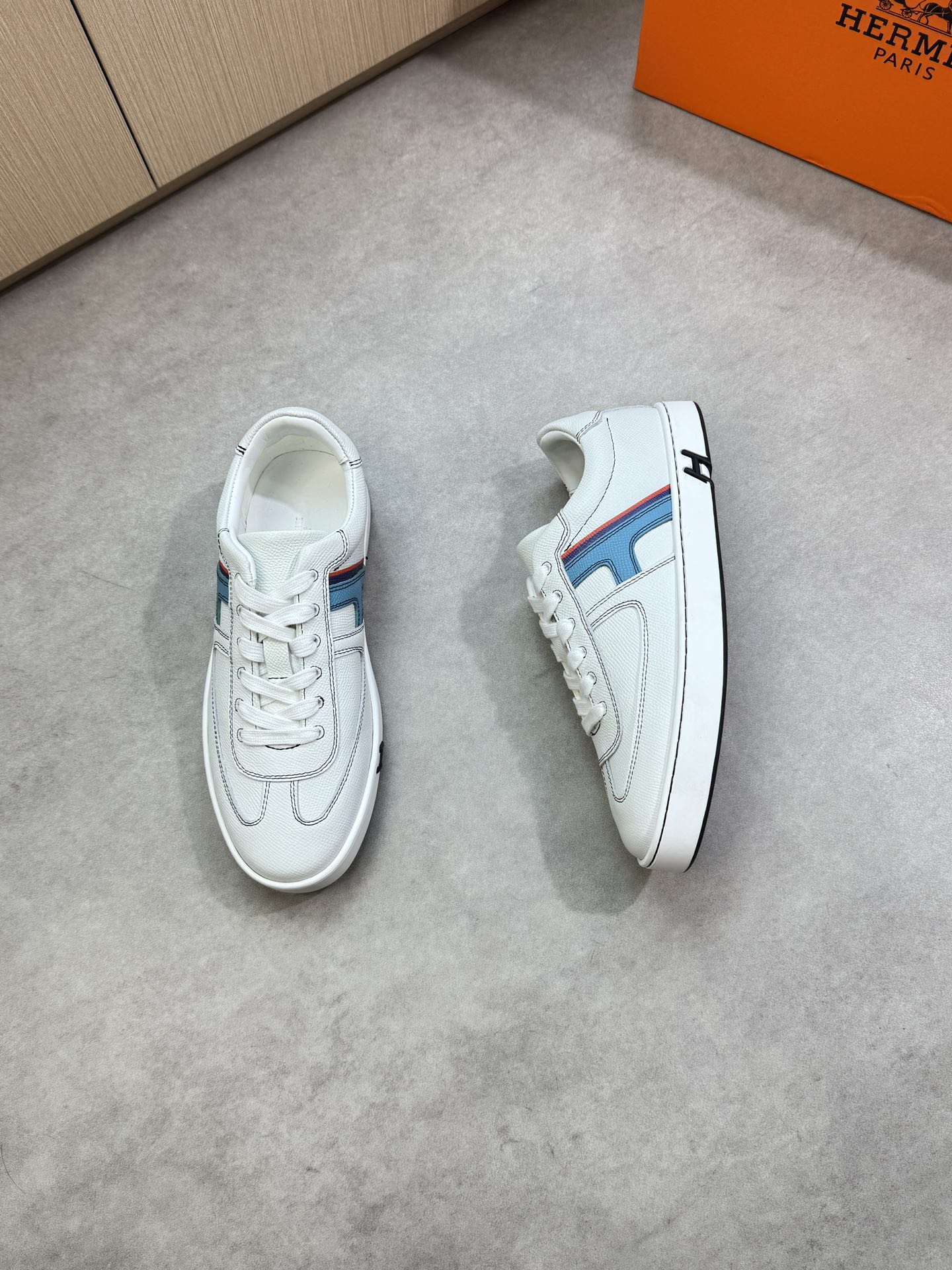 에르메스 Hermes 스니커즈