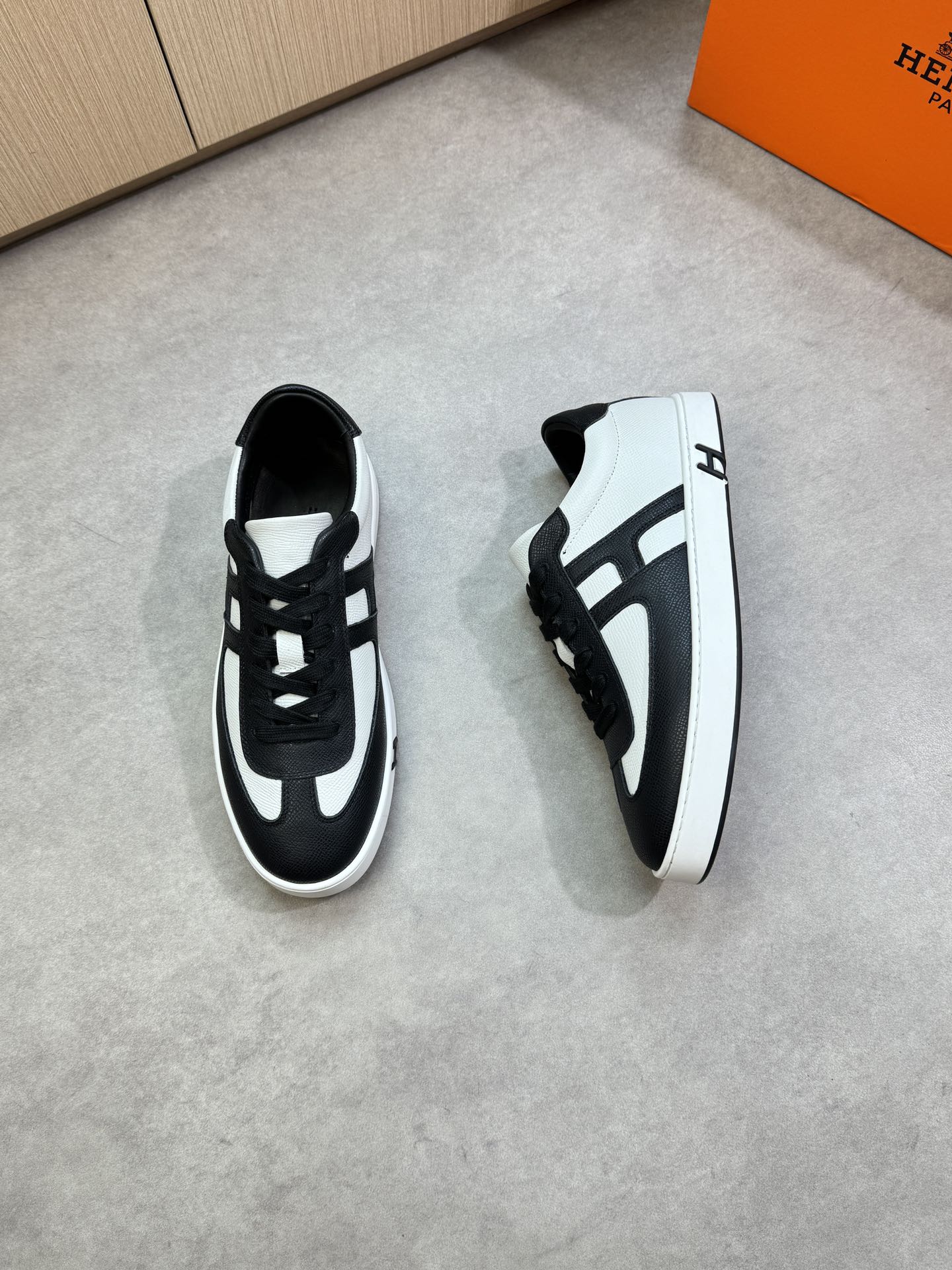 에르메스 Hermes 스니커즈