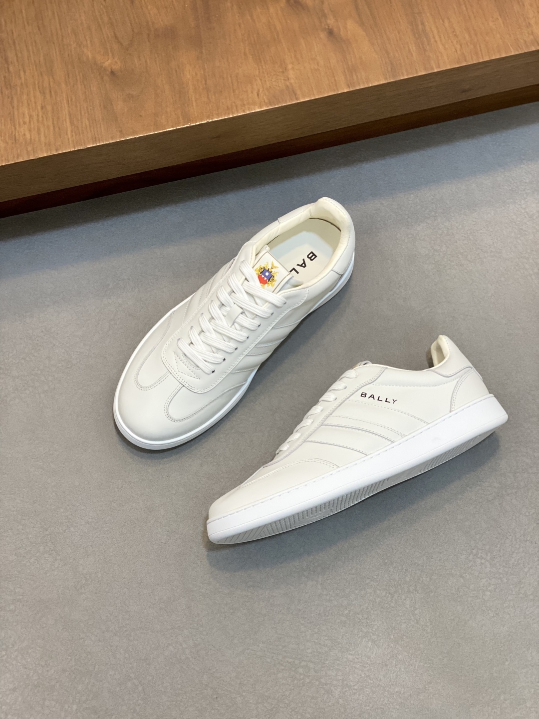 발리 BALLY 스니커즈