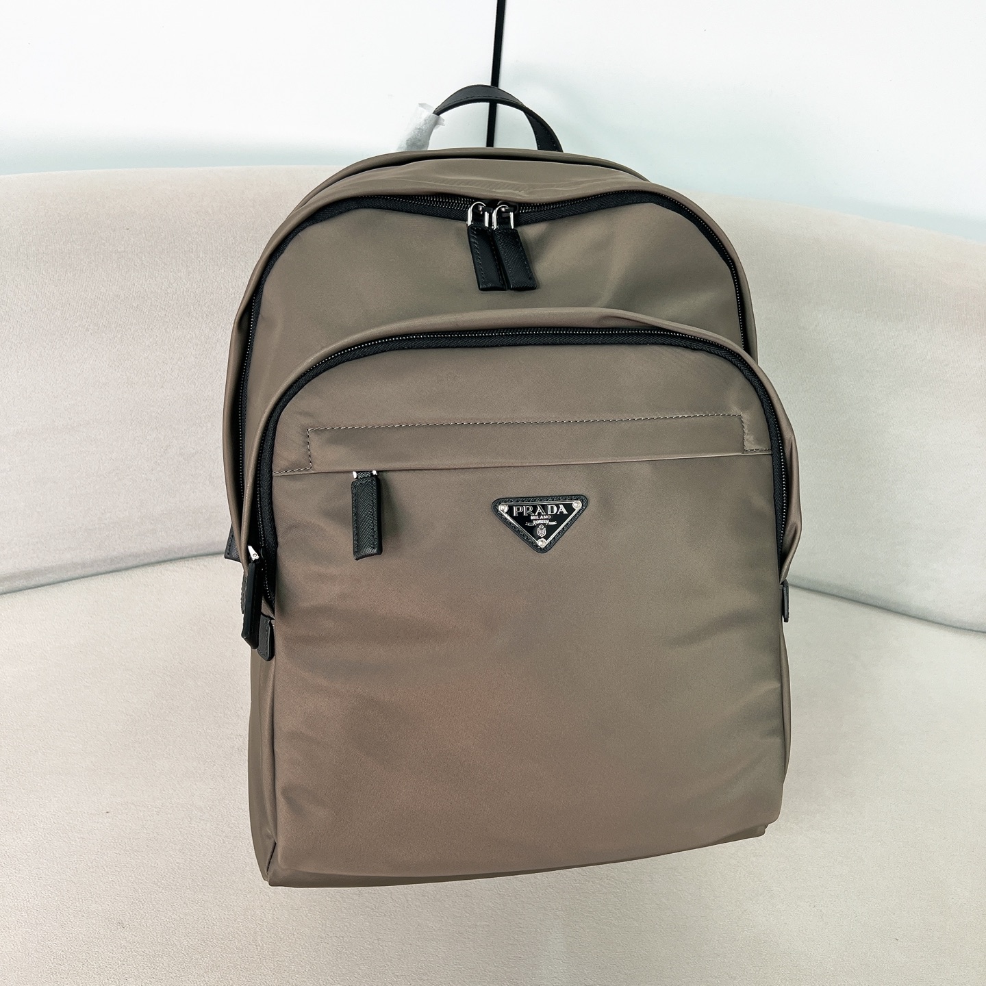 프라다 Prada 2VZ048 리나일론 및 사피아노 가죽 백팩