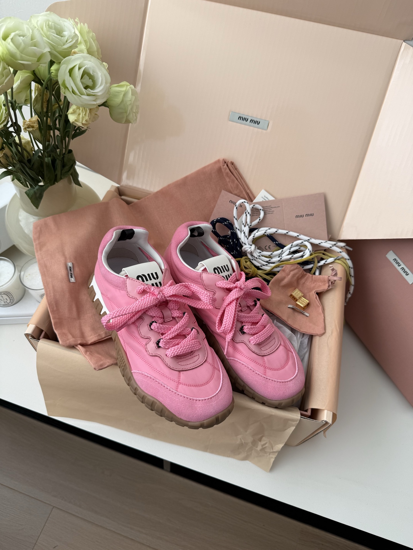 미우 미우 Miu Miu 스니커즈