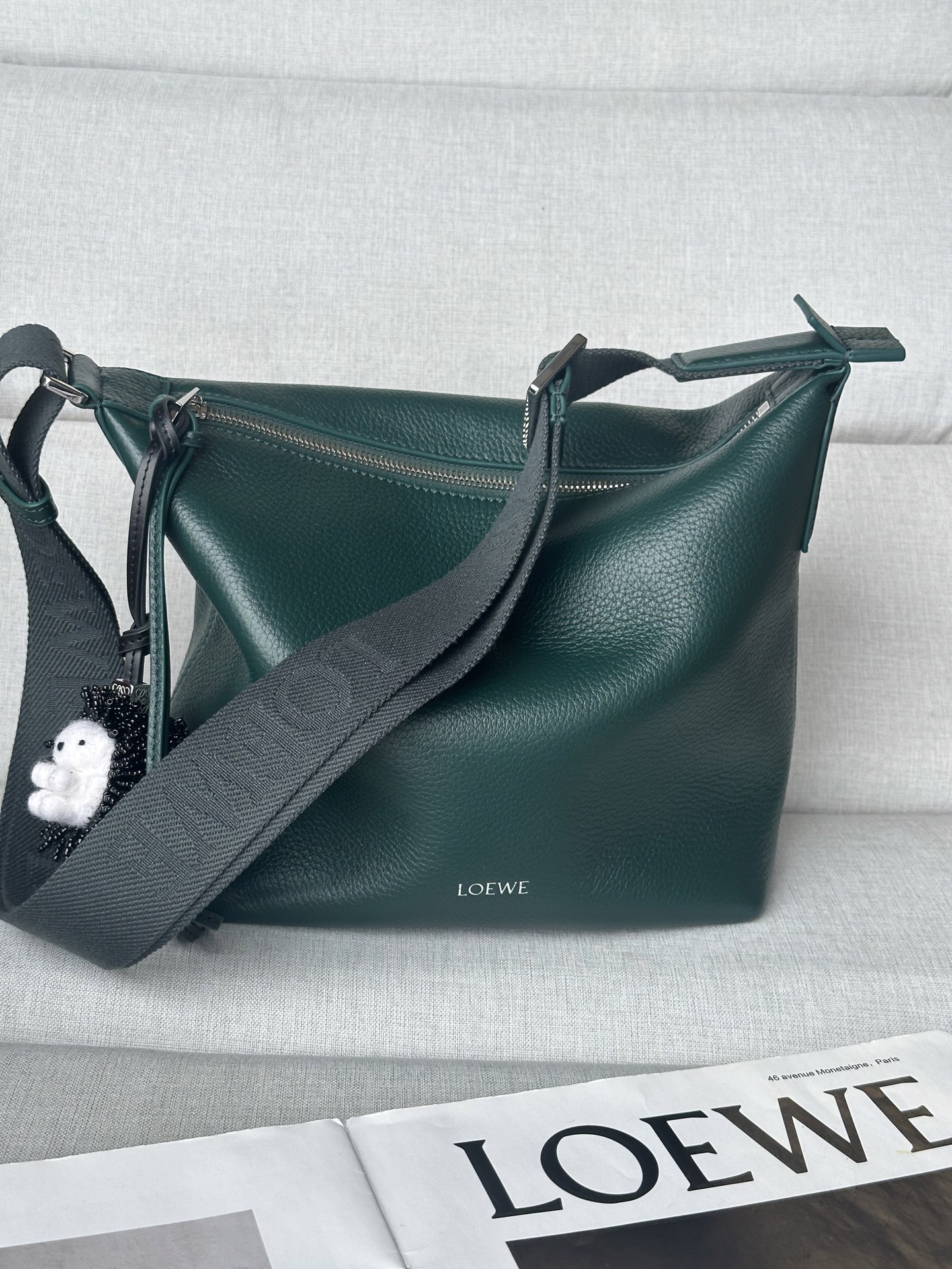 로에베 Loewe 2201S Small Cubi Crossbody Bag in Supple Grained Calfskin 29.5cm