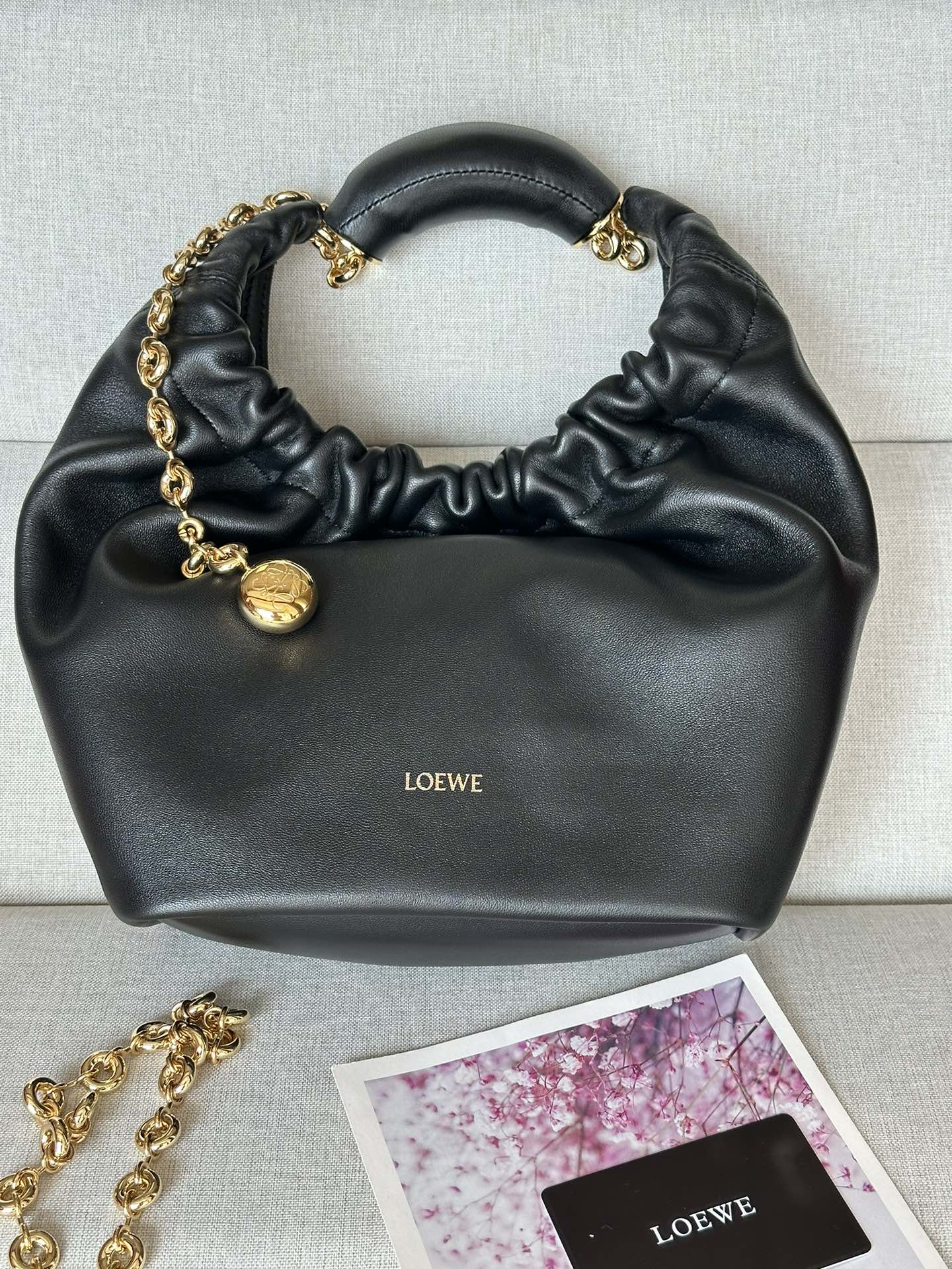로에베 Loewe 3901 Small Squeeze Bag In Nappa Lambskin