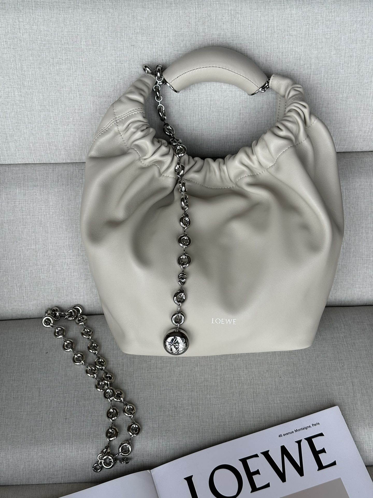 로에베 Loewe 3901 Small Squeeze Bag In Nappa Lambskin