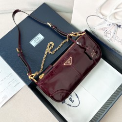 프라다 Prada 1BC221 리에디션 2002 미디엄 가죽 숄더백 26cm