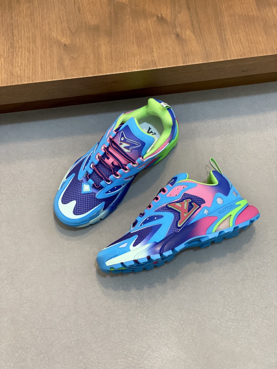 루이비통 Louis Vuitton Discovery 스니커즈