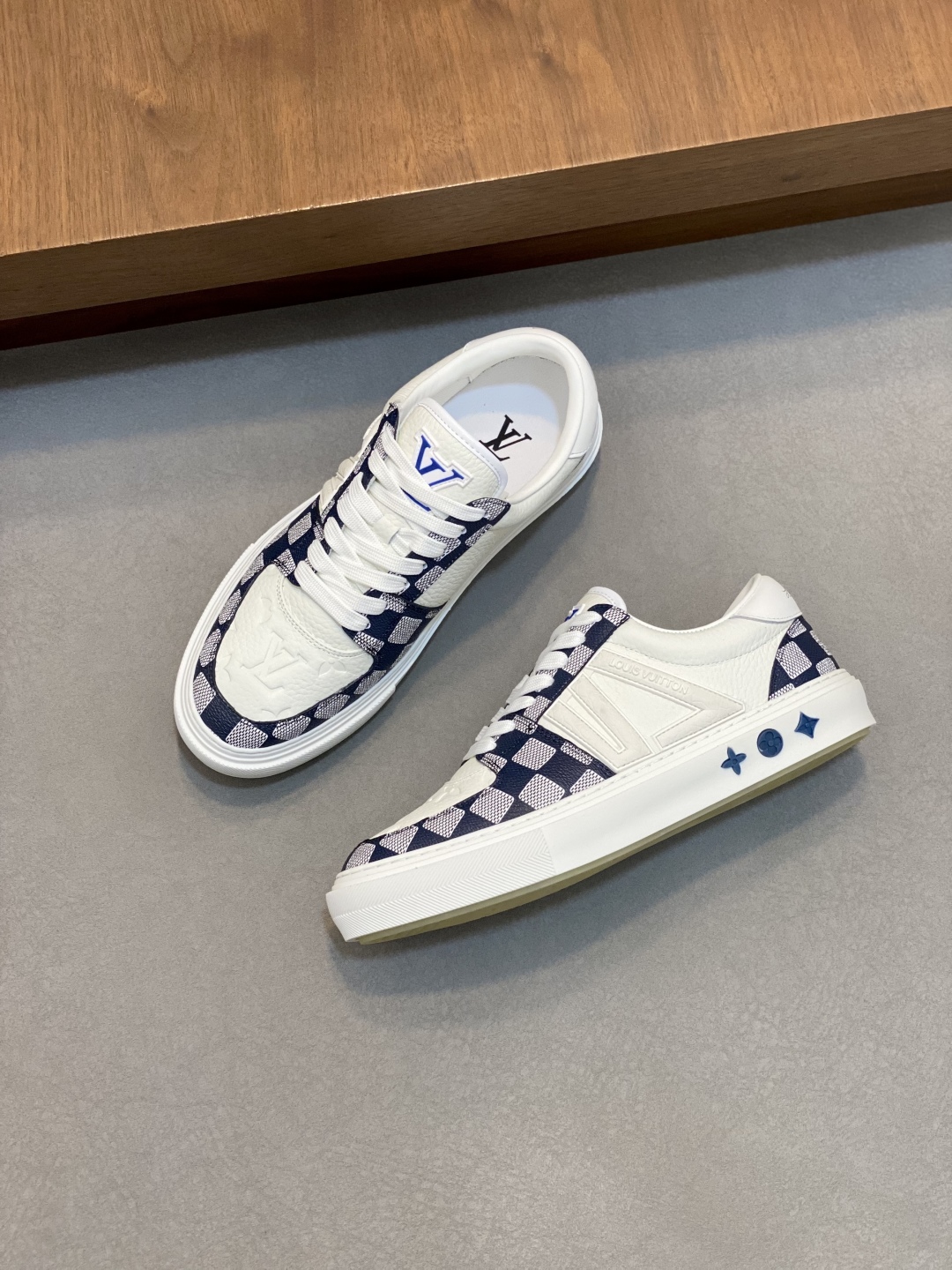 루이비통 Louis Vuitton  스니커즈