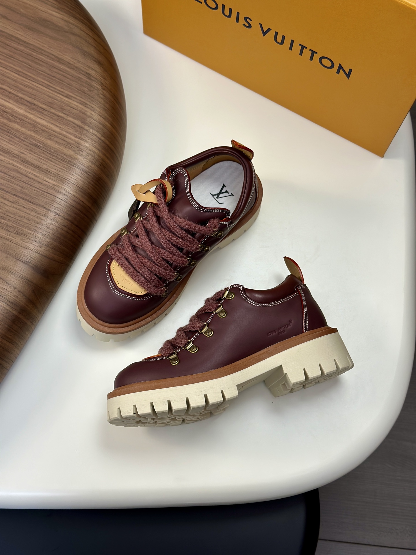 루이비통 Louis Vuitton 스니커즈