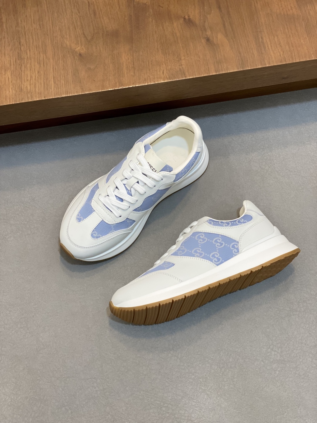 구찌 Gucci 스니커즈