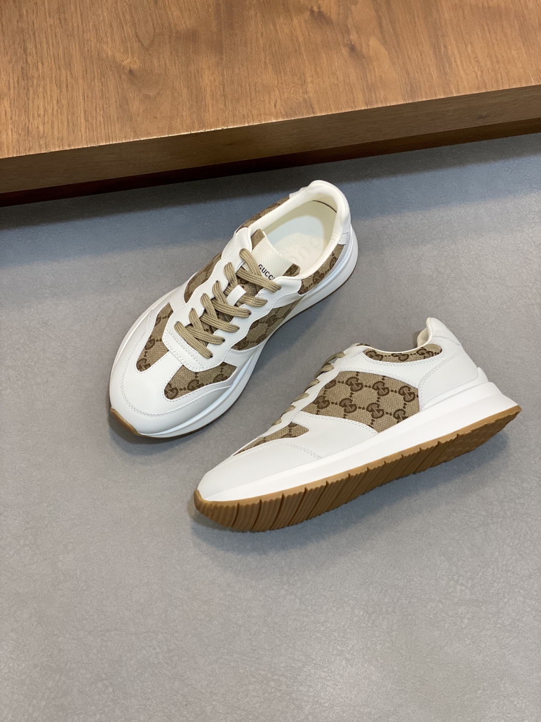 구찌 Gucci 스니커즈