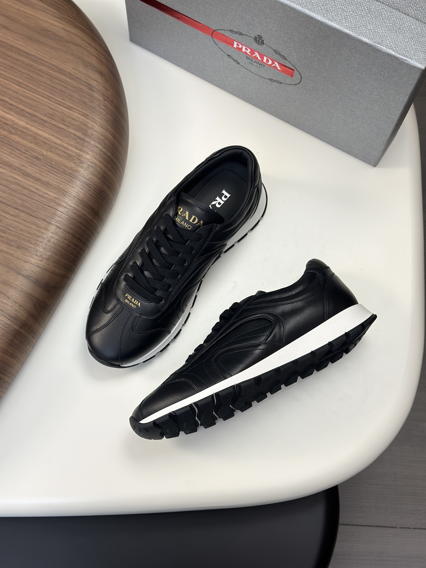 프라다 Prada 스니커즈