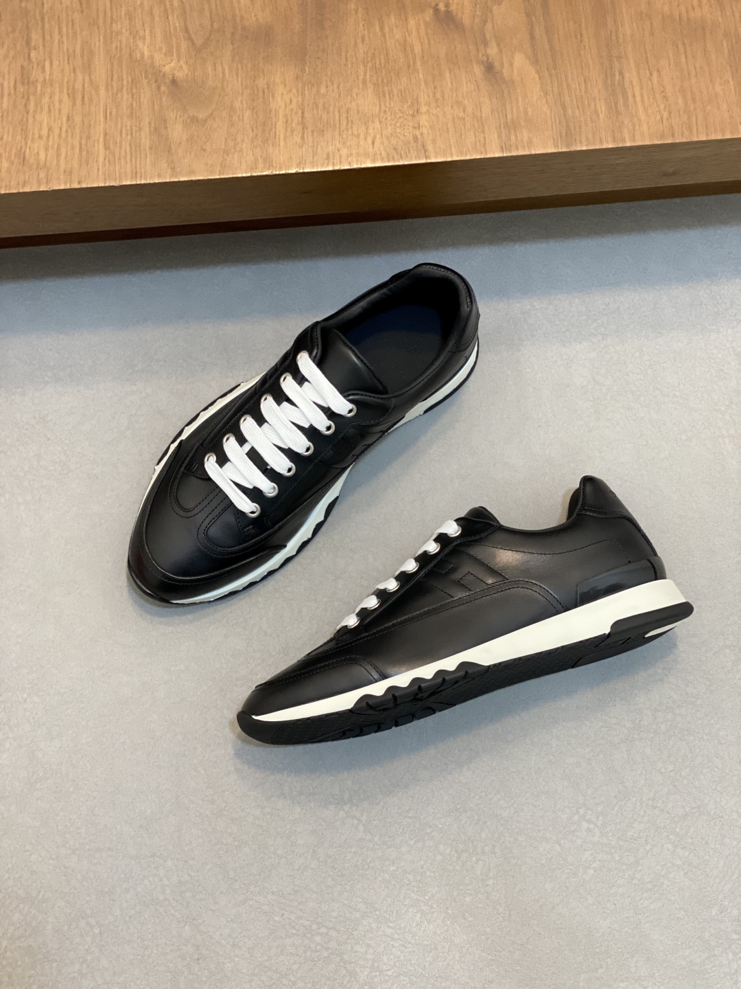 에르메스 Hermes 스니커즈