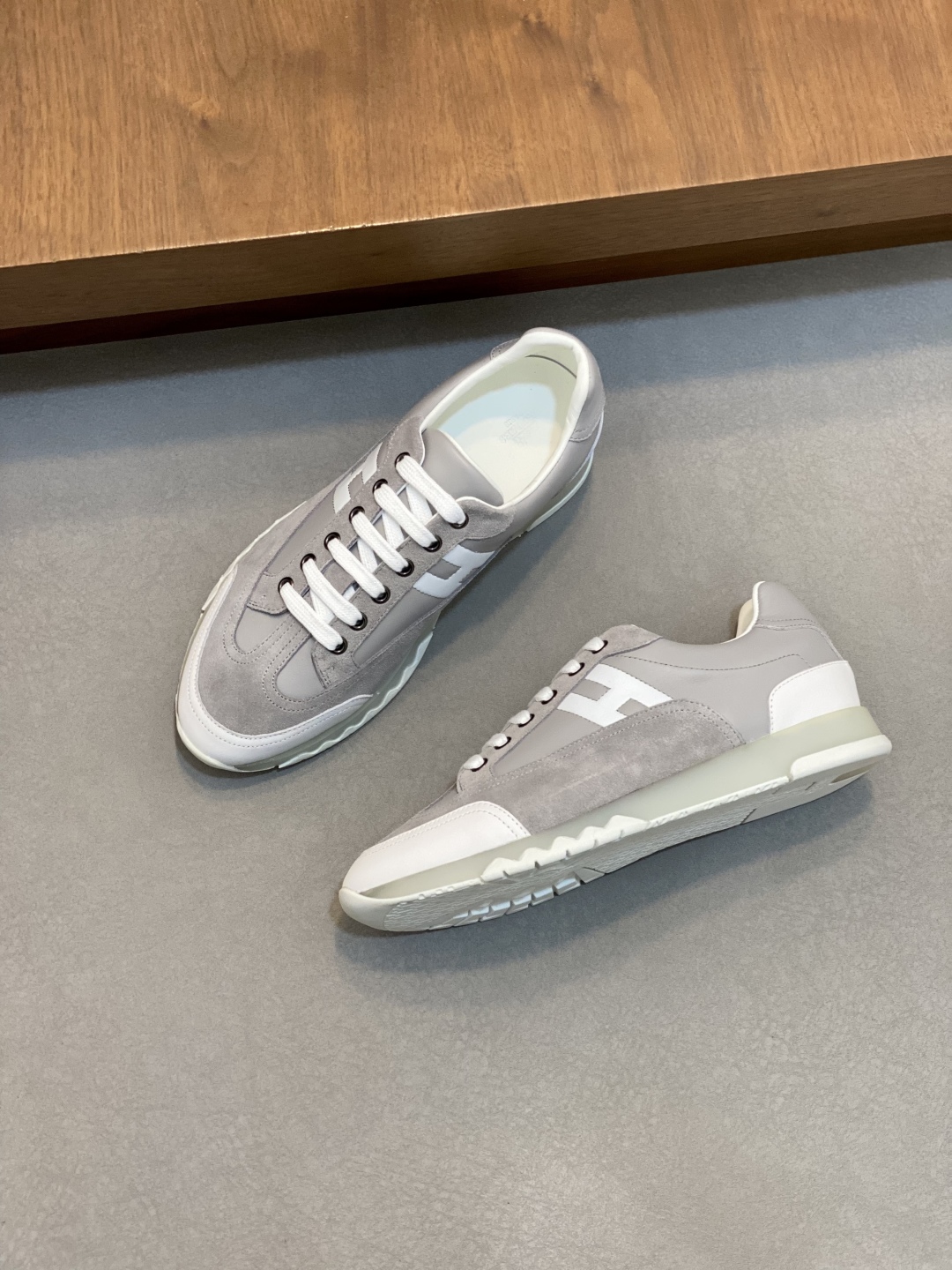 에르메스 Hermes 스니커즈