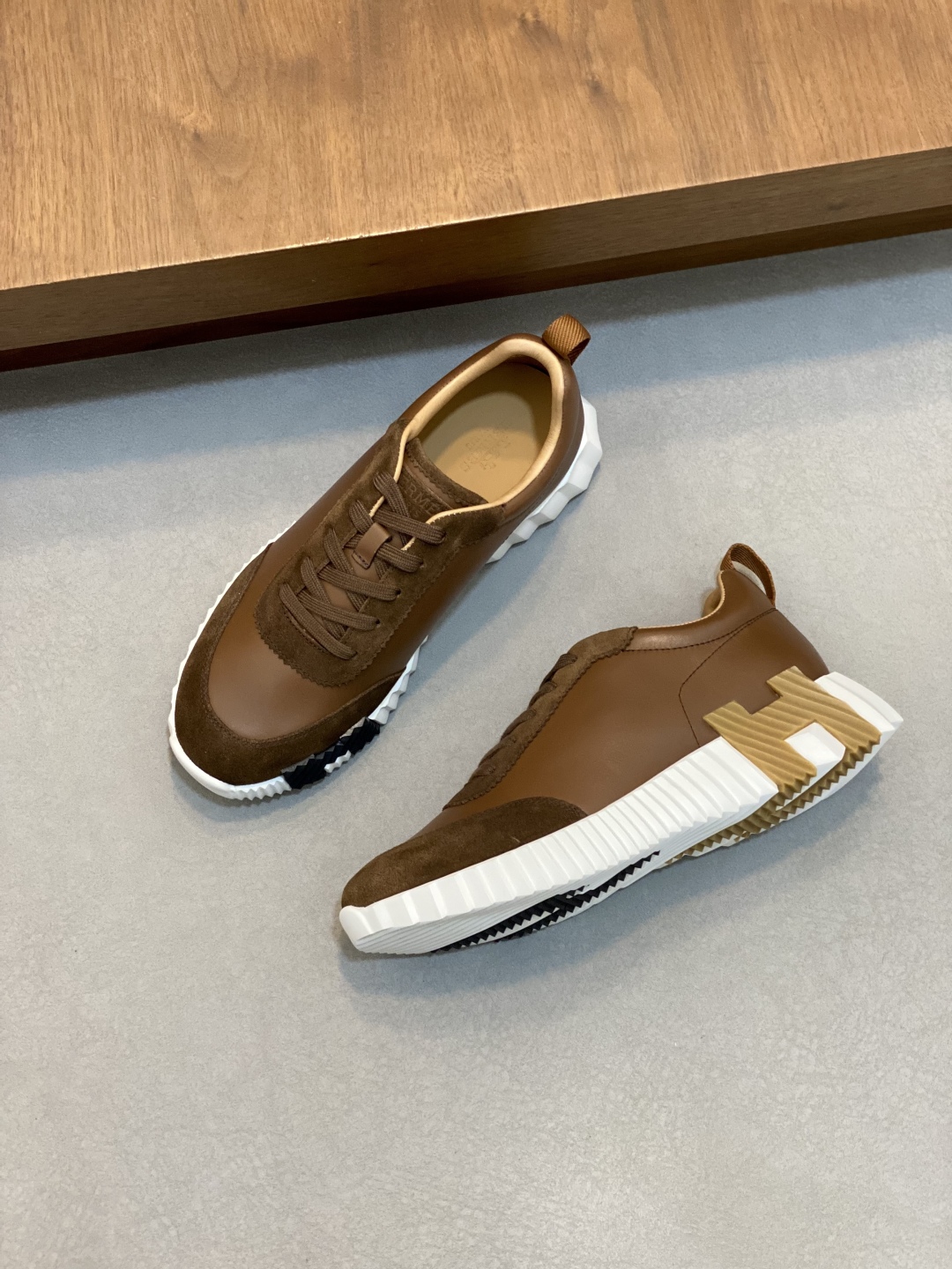 에르메스 Hermes Leader 스니커즈