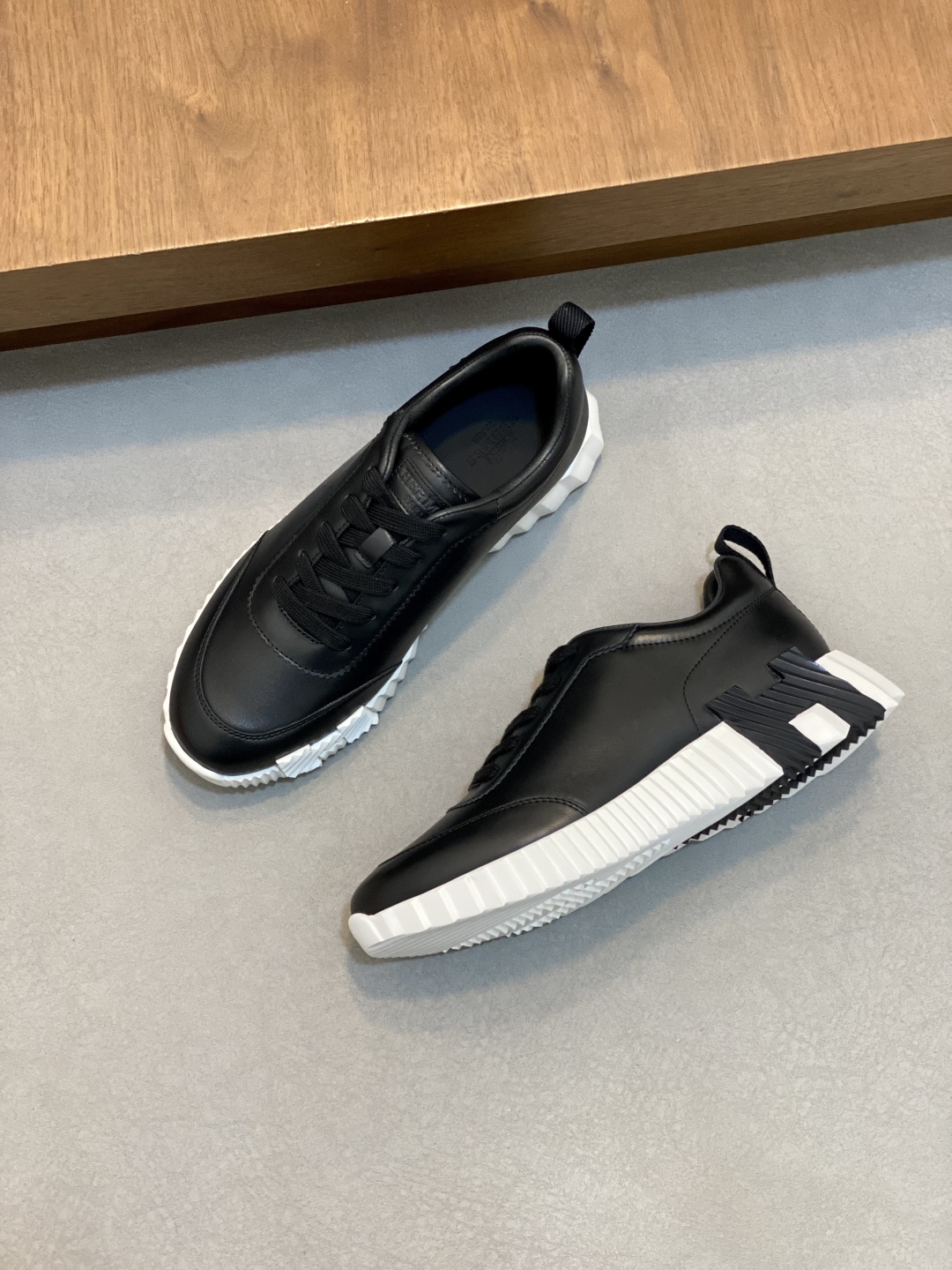 에르메스 Hermes Leader 스니커즈