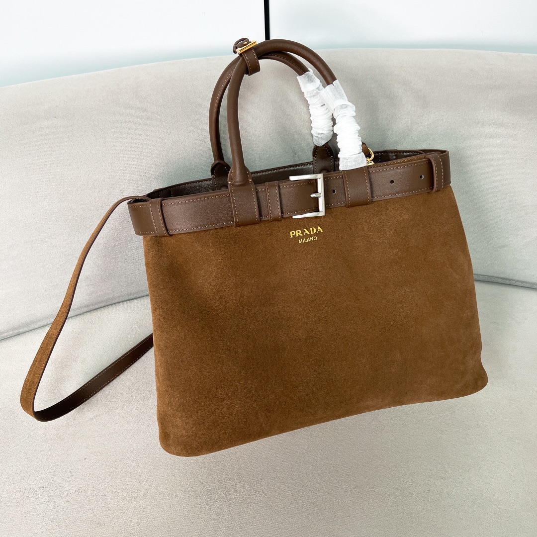 프라다 Prada 1BA416 벨트가 달린 버클 라지  핸드백 37.5CM