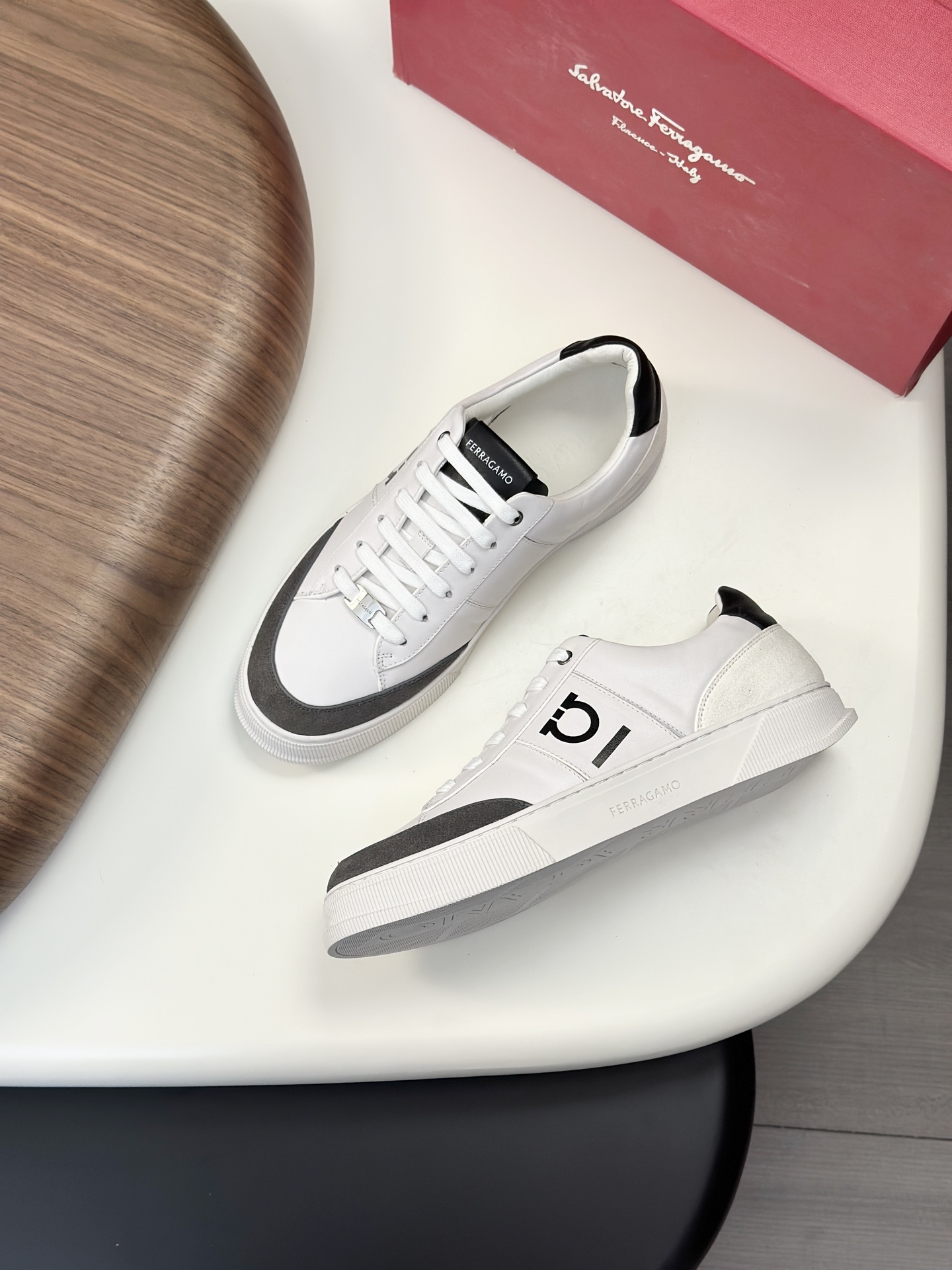 살바토레 페라가모 Salvatore Ferragamo 스니커즈