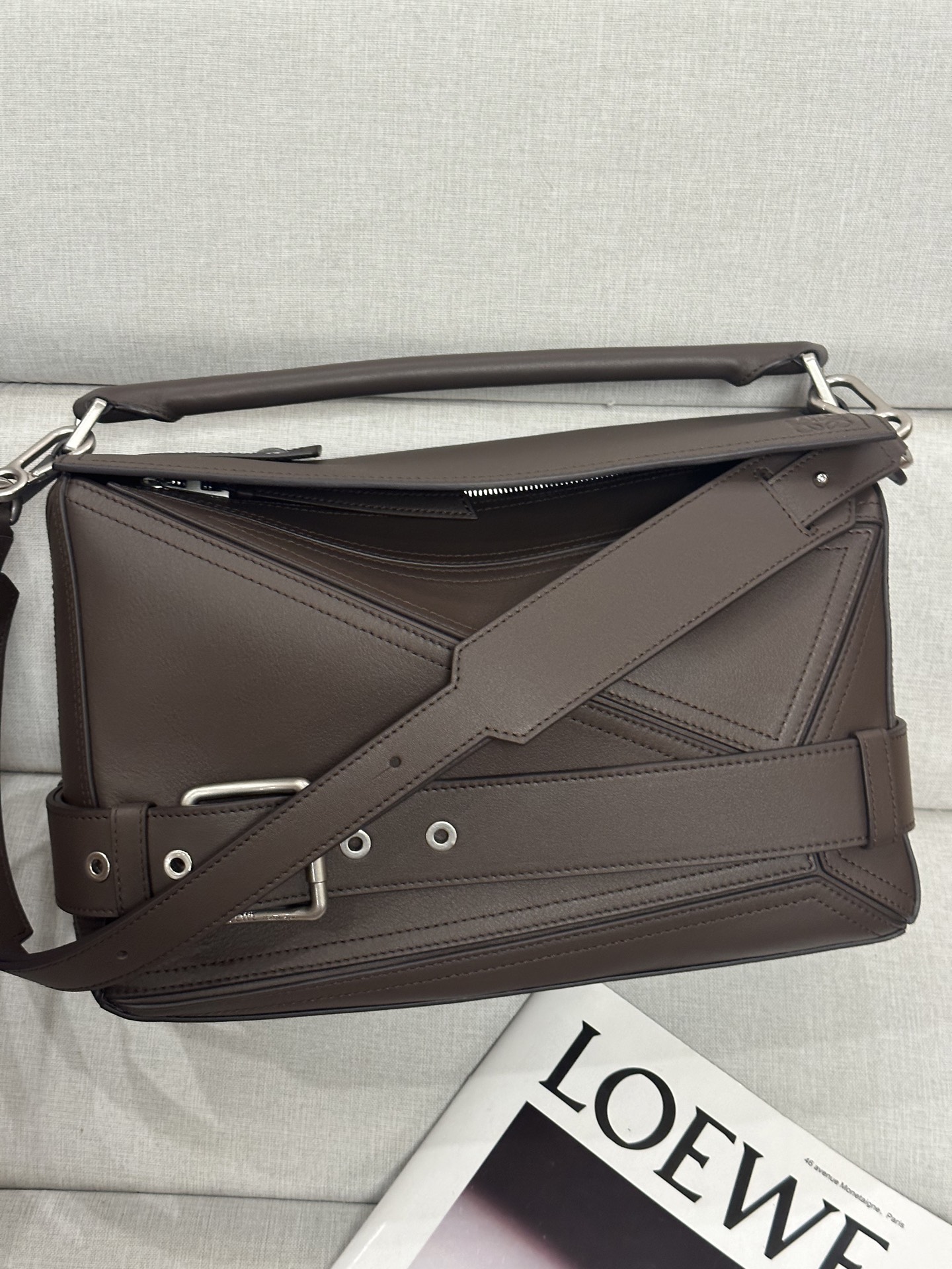 로에베 Loewe 4301 Shiny Calfskin Large Puzzle Biker Bag 33cm