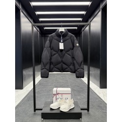 몽클레어 Moncler Vardar   다운재킷
