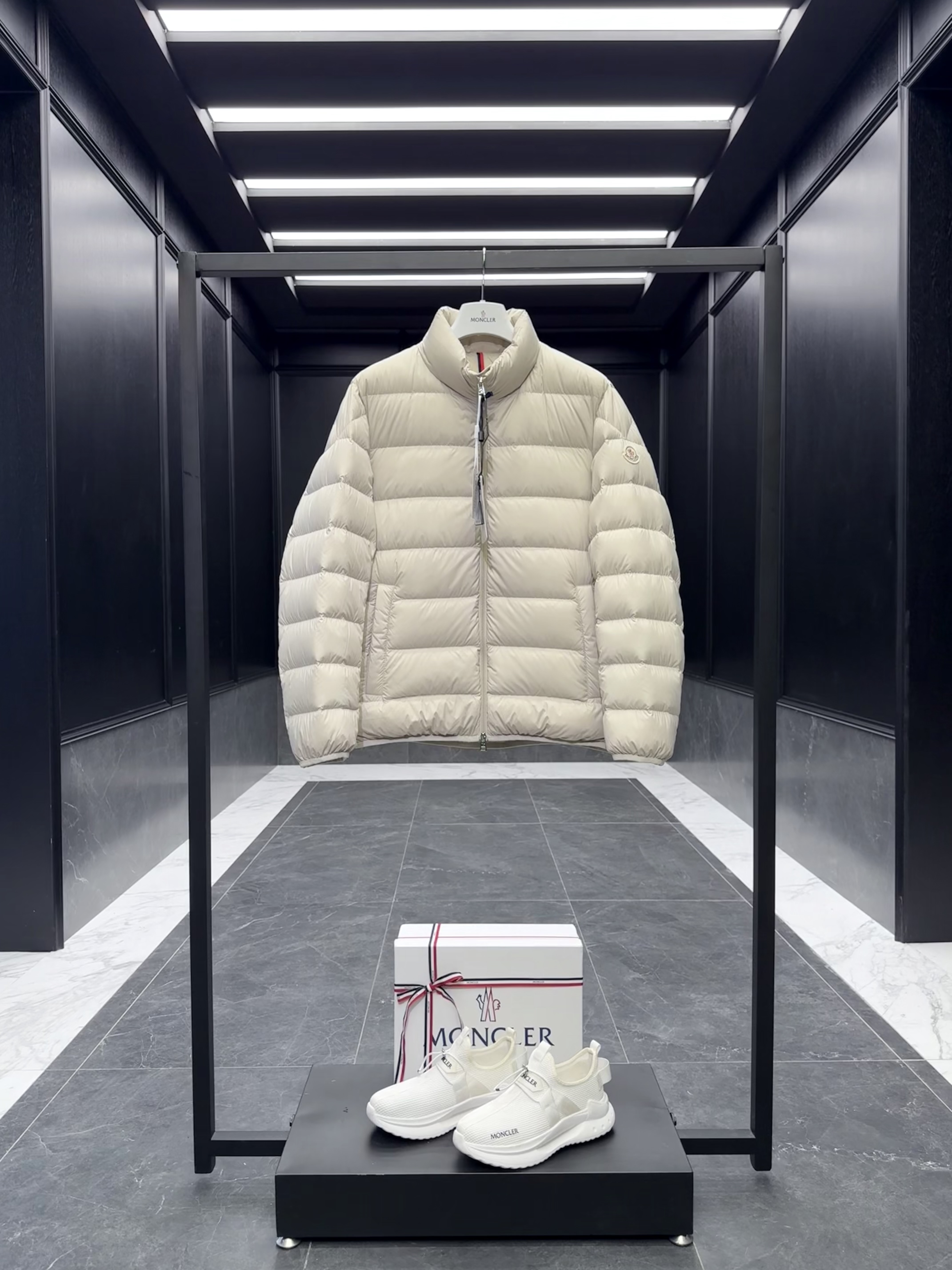 몽클레어 Moncler Baudinet 다운재킷。