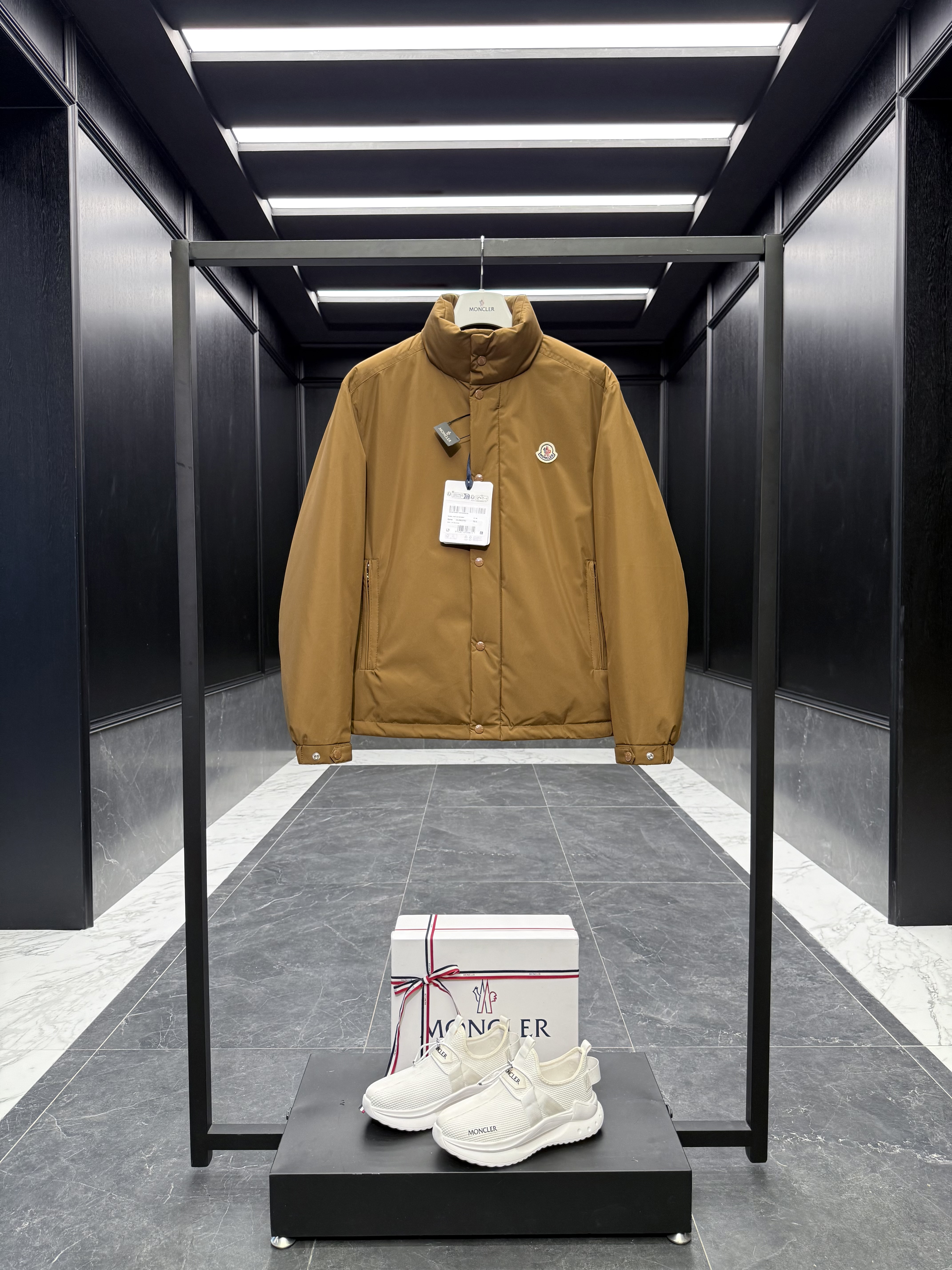 몽클레어 Moncler Epine 다운재킷。