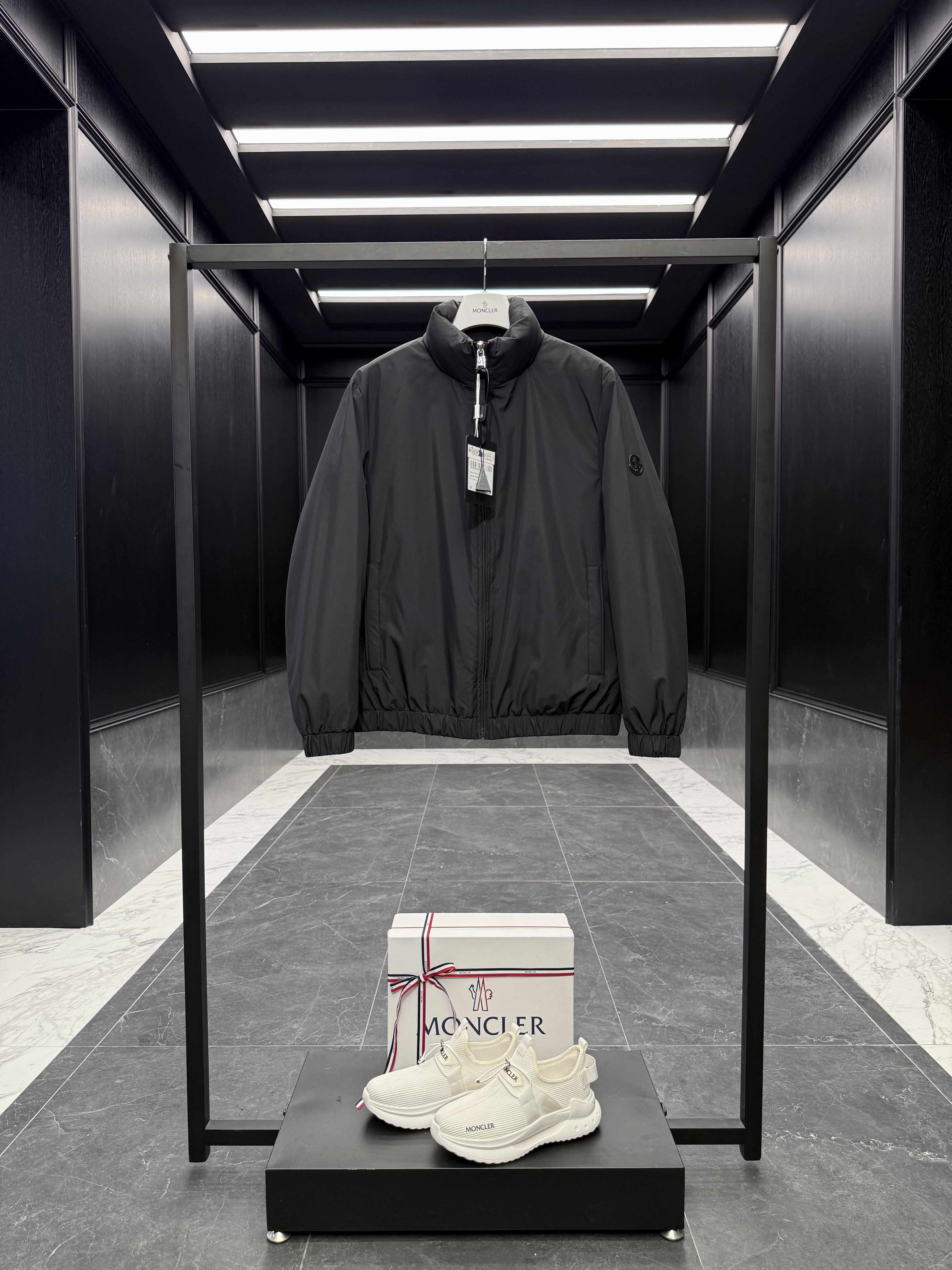 몽클레어 Moncler Luserna 다운재킷