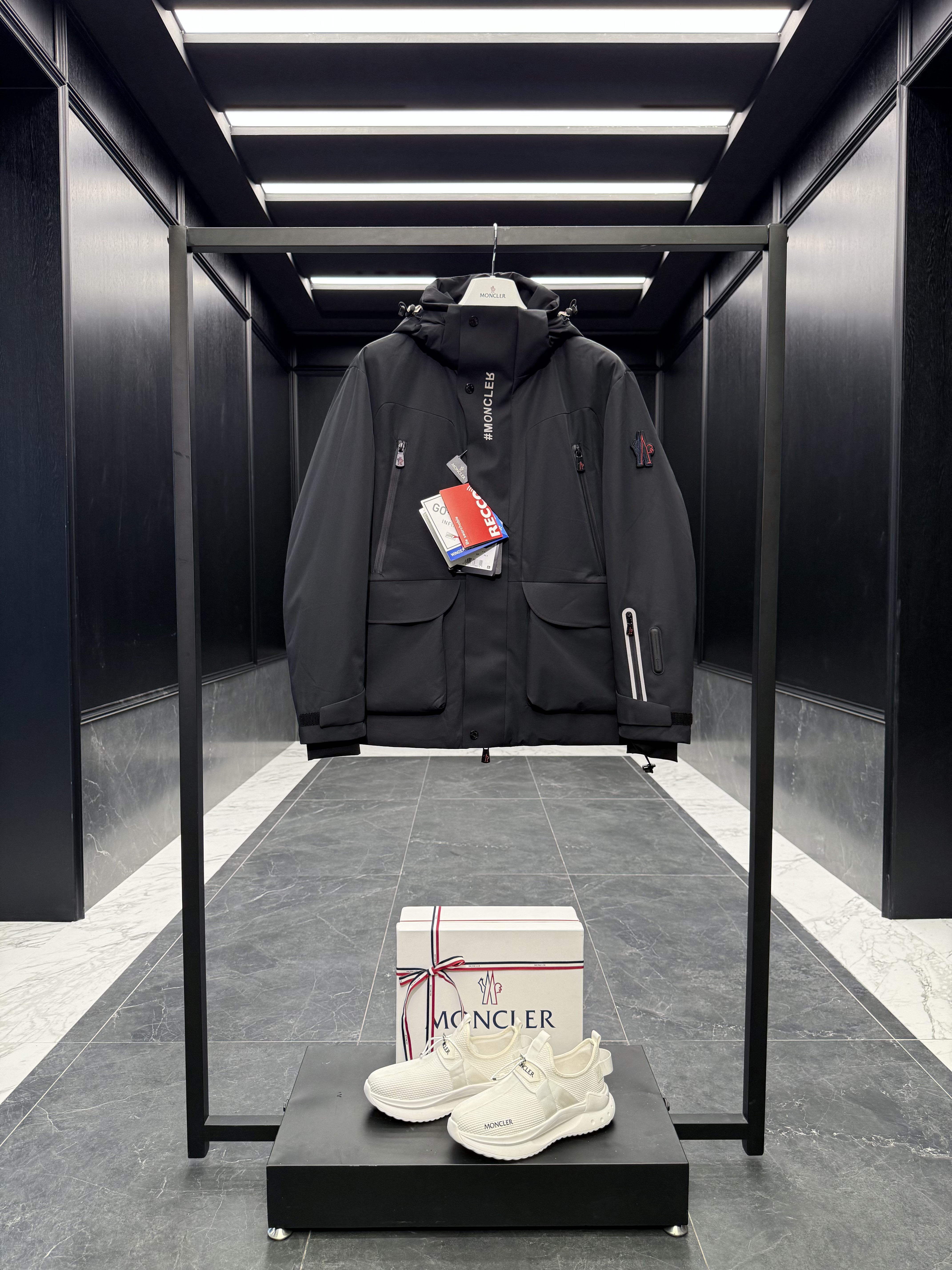 몽클레어 Moncler Grenoble 다운재킷