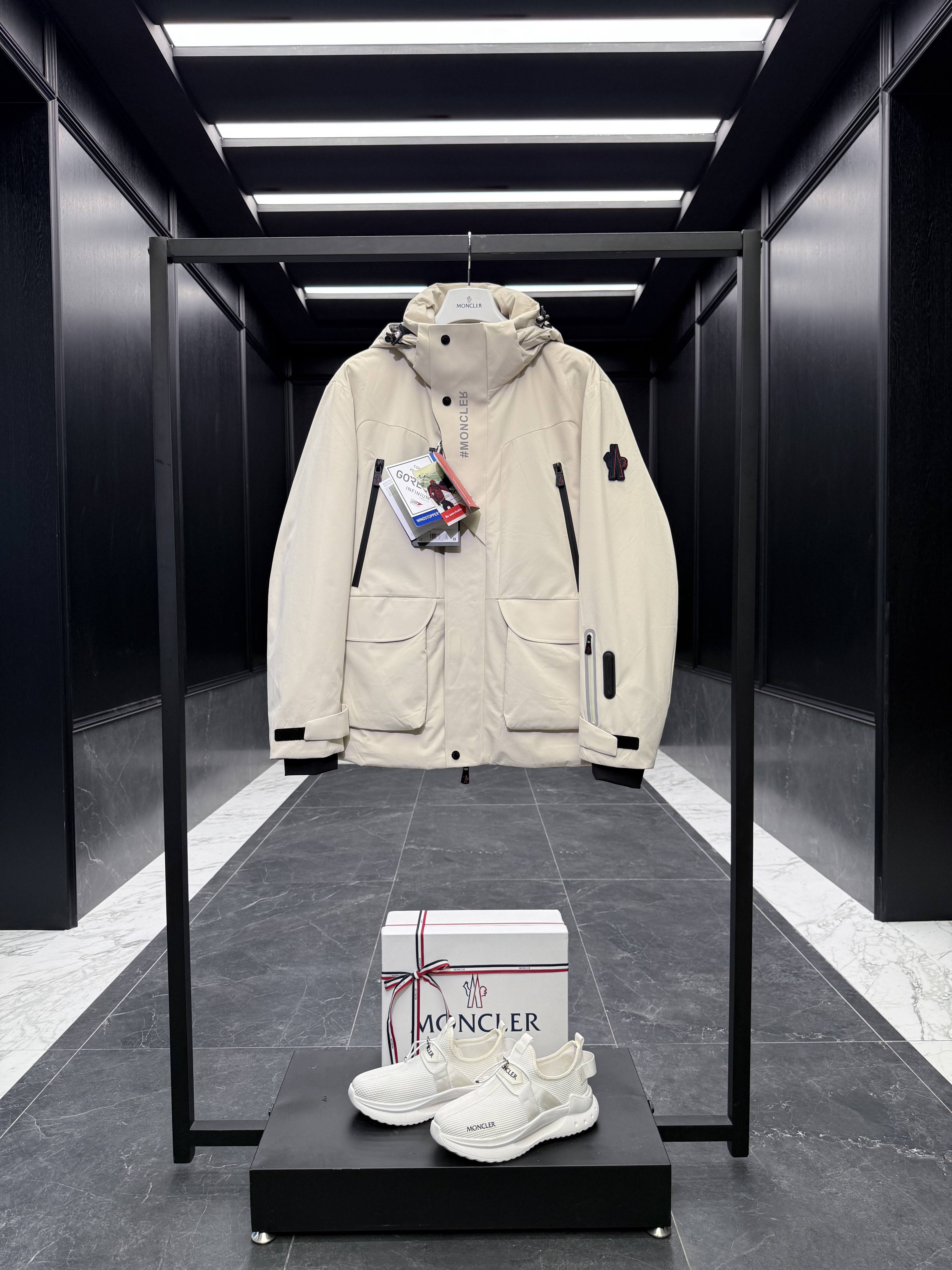 몽클레어 Moncler Grenoble 다운재킷