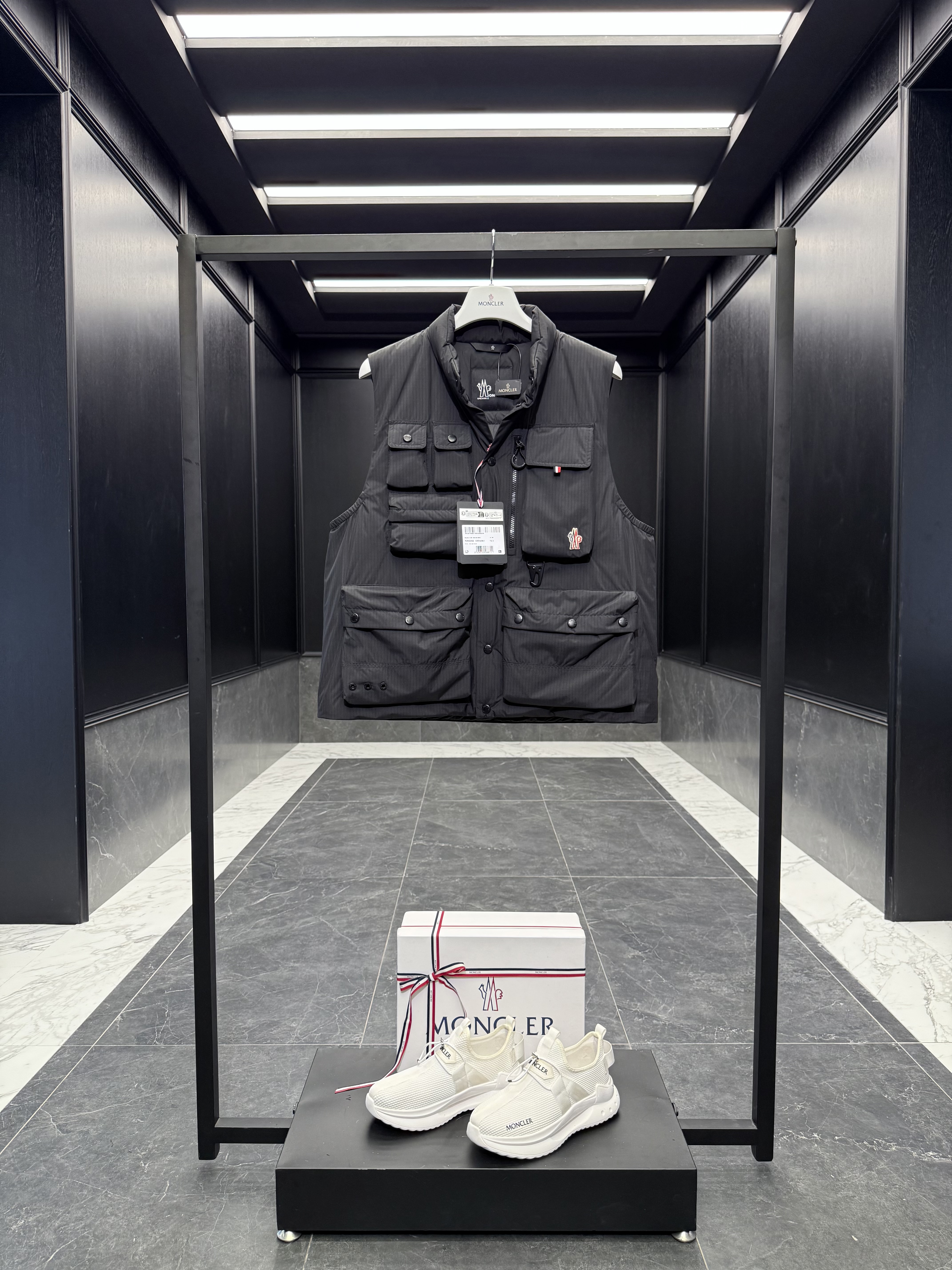 몽클레어 Moncler Tongass 조끼 패딩。