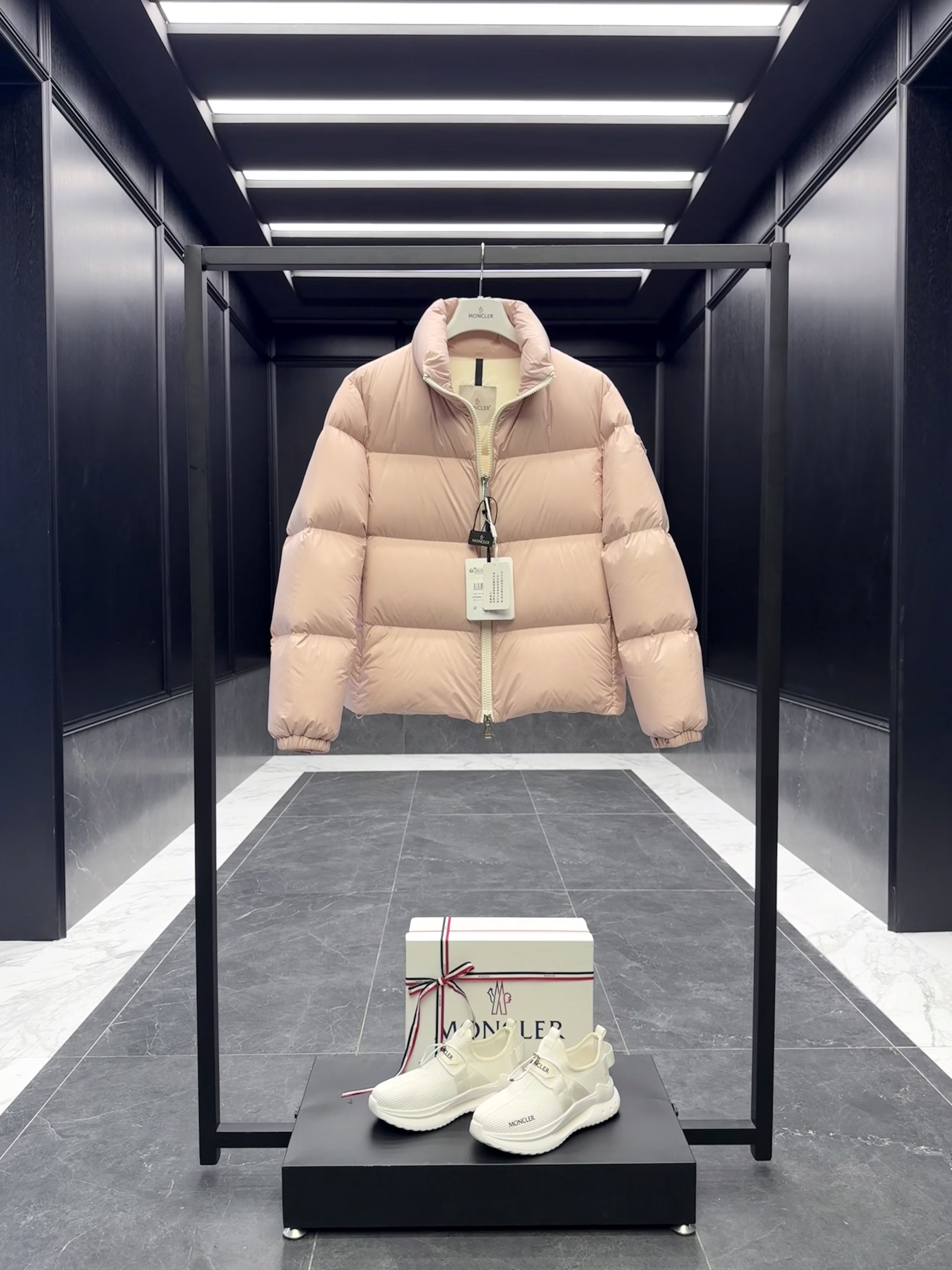몽클레어 Moncler Anterne  다운재킷.